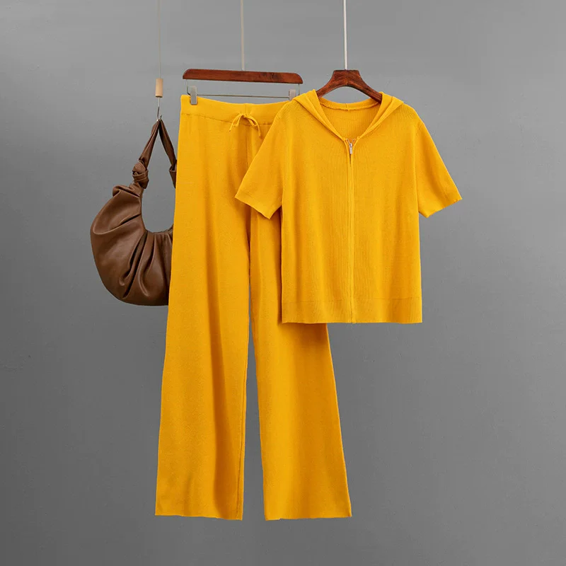Knitted solid color loose zipper hooded short sleeved top set+casual wide leg pants two-piece set
Knitted solid color loose zipper hooded short sleeved top set+casual wide leg pants two-piece set