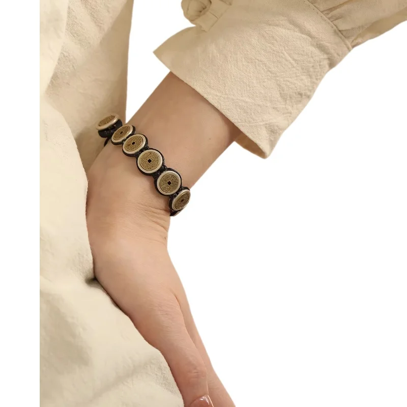 Mountain ghost spends money braided rope bracelet women's jewelry light luxury high-end bracelet literary and fashionable
Mountain ghost spends money braided rope bracelet women's jewelry light luxury high-end bracelet literary and fashionable