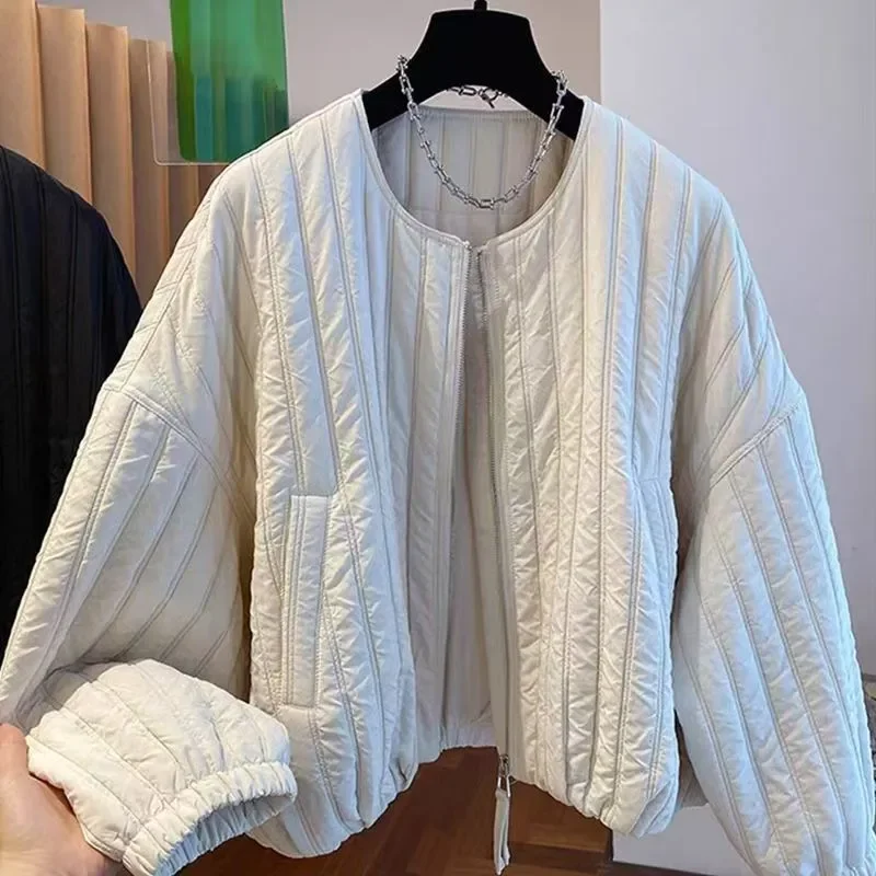 Women's Clothing Pleats Jacket Fashion High-end Loose Long Sleeves Short Windproof Warm Coat Cotton Coat Autumn Winter Outerwear
Women's Clothing Pleats Jacket Fashion High-end Loose Long Sleeves Short Windproof Warm Coat Cotton Coat Autumn Winter Outerwear