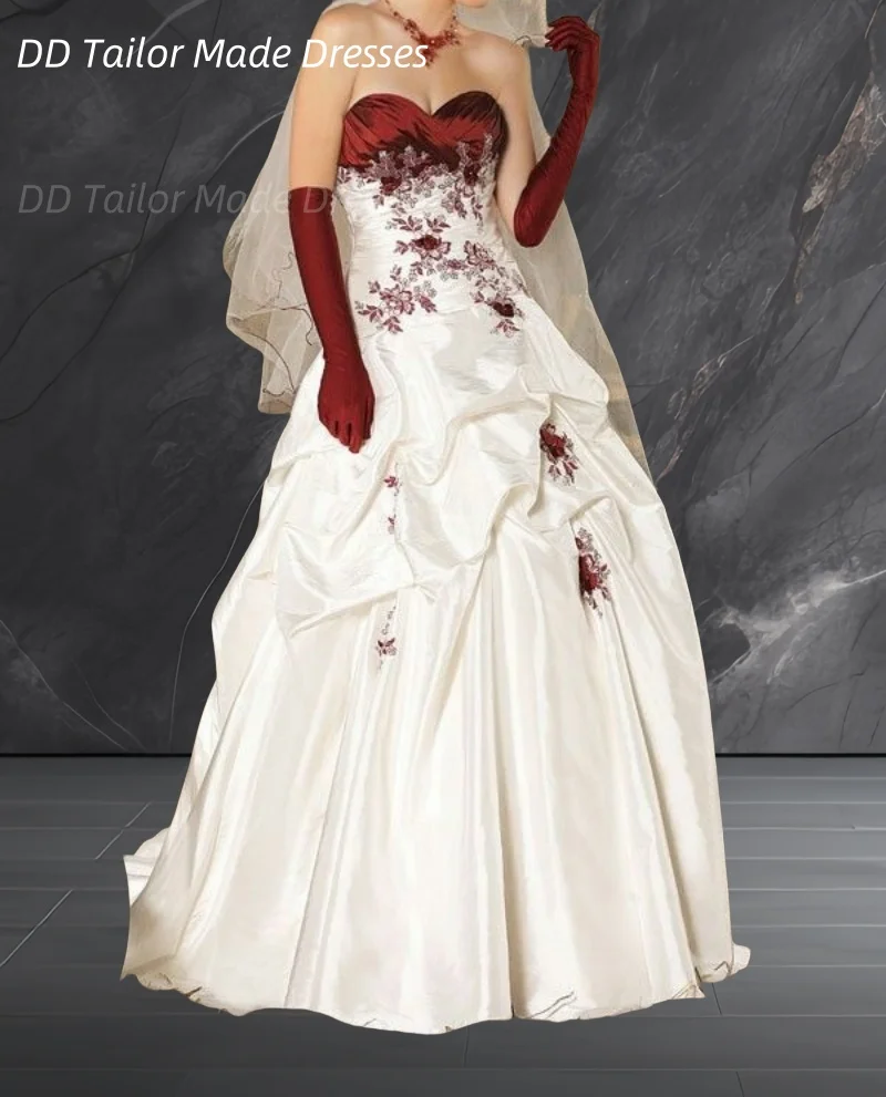 Ruched Satin Vintage Wedding Dress Dark Red With Ivory Sweetheart Long Bridal Gown Lace Appliques Customized Robe De Mariee
Ruched Satin Vintage Wedding Dress Dark Red With Ivory Sweetheart Long Bridal Gown Lace Appliques Customized Robe De Mariee