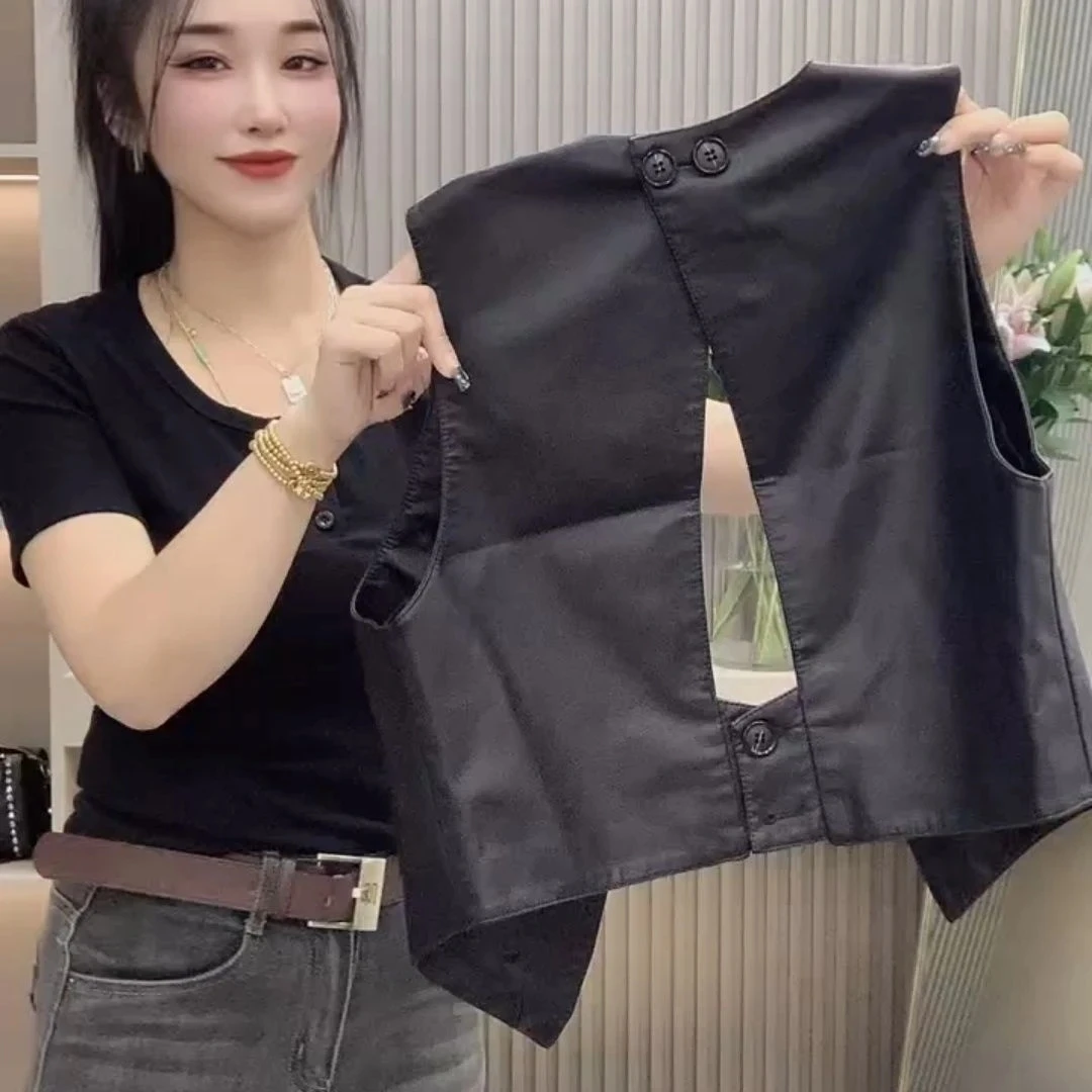 Spring Summer New Sleeveless PU Leather Vest For Women Fashion Irregular Design Hollow Out Short Leather Coat PU Waistcoat
Spring Summer New Sleeveless PU Leather Vest For Women Fashion Irregular Design Hollow Out Short Leather Coat PU Waistcoat