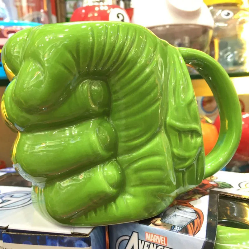 MARVEL Bruce Banner The Hulk Fist Cup Cool Ceramic Cup Coffee Cups Mug Large Capacity Green Fist-shaped Tea Cup Classic Movie
MARVEL Bruce Banner The Hulk Fist Cup Cool Ceramic Cup Coffee Cups Mug Large Capacity Green Fist-shaped Tea Cup Classic Movie