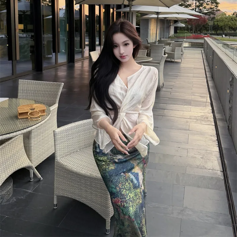 Elegant Cross Knot Textured Acetate Top Long Skirt Set Women's Art Painting Print Half-length A-Line Midi Dress Ensemble
Elegant Cross Knot Textured Acetate Top Long Skirt Set Women's Art Painting Print Half-length A-Line Midi Dress Ensemble