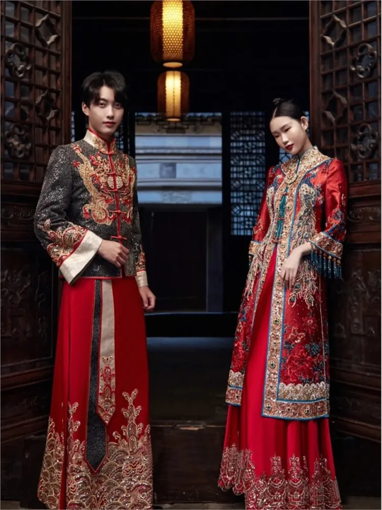 Black men's clothing wine red Chinese wedding dress groom's silk plate gold embroidery
Black men's clothing wine red Chinese wedding dress groom's silk plate gold embroidery