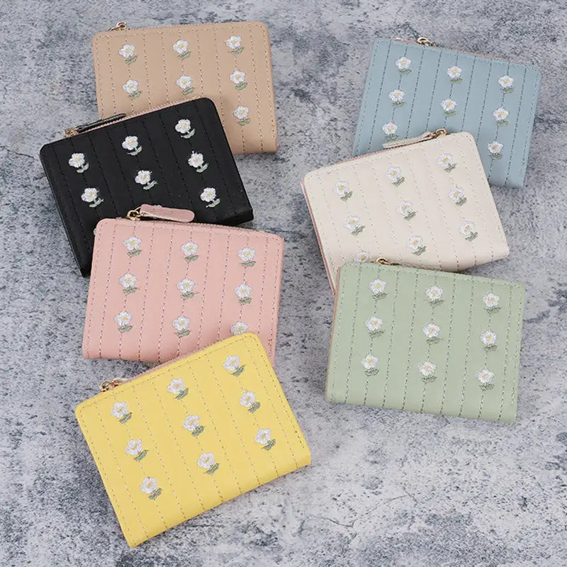 Women's Wallet Multi Pocket Coin Purse Short Fashion Embroidered Flower Pattern Korean Minimalist Multi-Cards Holder
Women's Wallet Multi Pocket Coin Purse Short Fashion Embroidered Flower Pattern Korean Minimalist Multi-Cards Holder