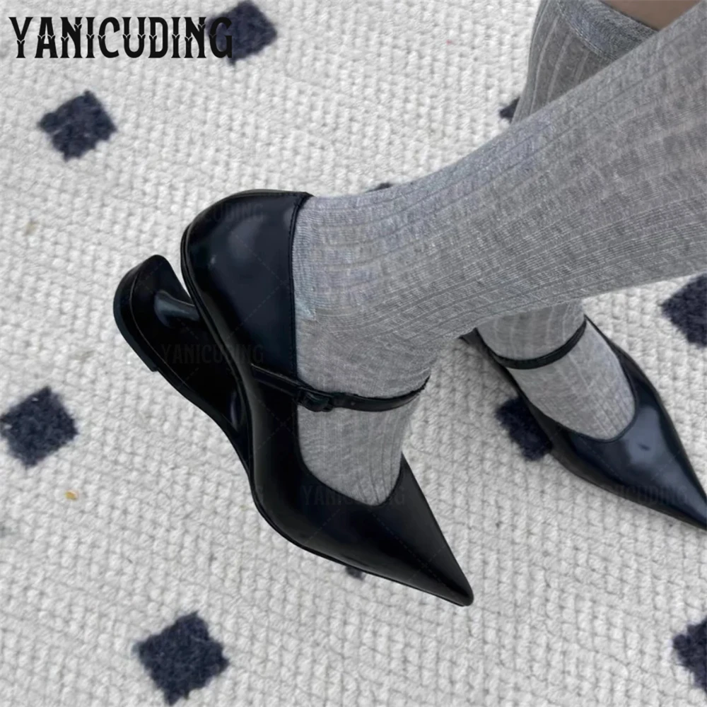 Sculptural Cutout Heel Sneakers Pointed Toe Wedge Mary Jane Shoes Novelty Designer Style High Heel Casual Shoes Red Silver Black
Sculptural Cutout Heel Sneakers Pointed Toe Wedge Mary Jane Shoes Novelty Designer Style High Heel Casual Shoes Red Silver Black