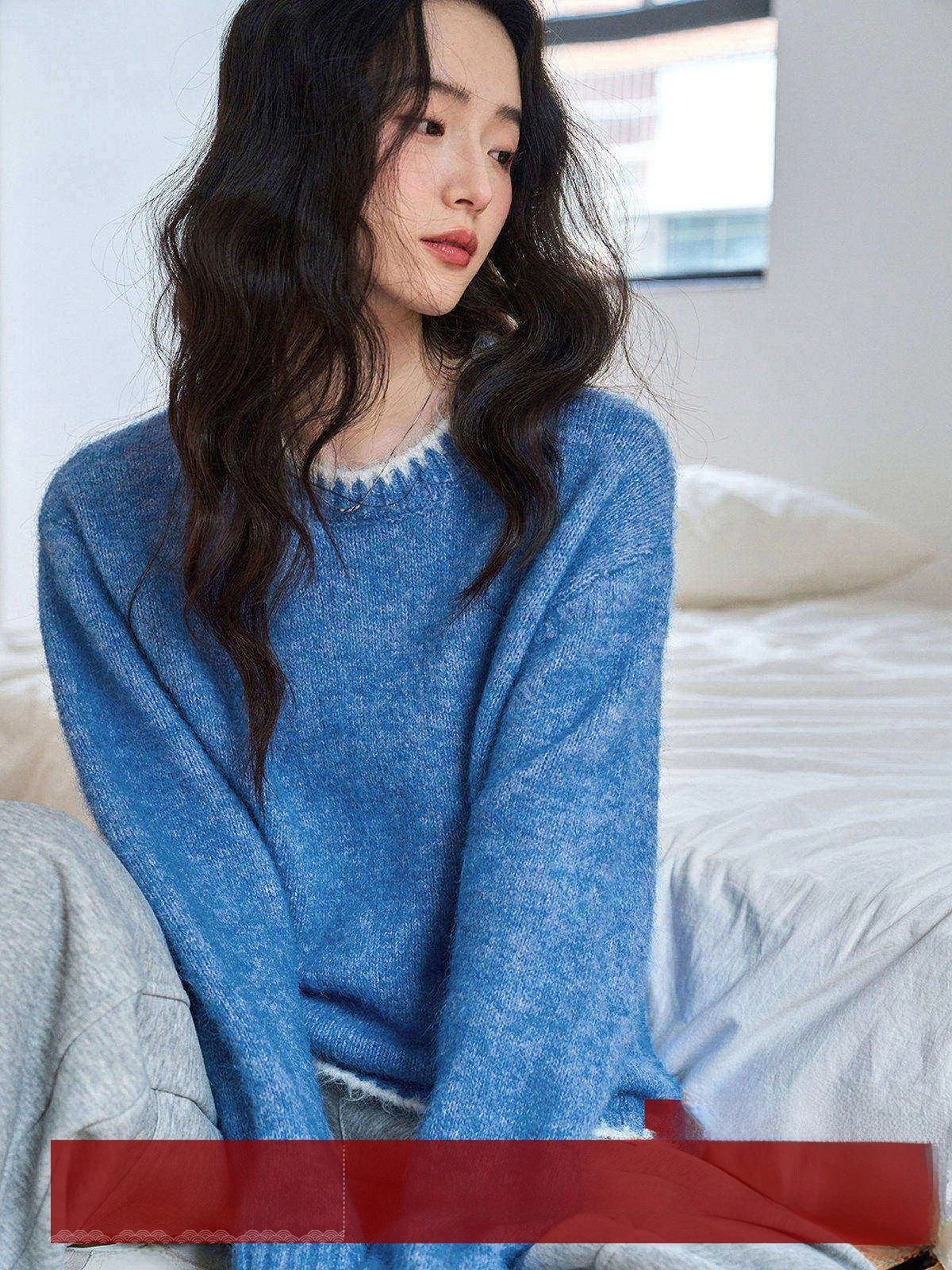 MoZao Lazy Style Blue round Neck Soft Knitted Sweater Women's Loose Slimming Overhead Winter New Arrival Comfortable Knitwear
MoZao Lazy Style Blue round Neck Soft Knitted Sweater Women's Loose Slimming Overhead Winter New Arrival Comfortable Knitwear