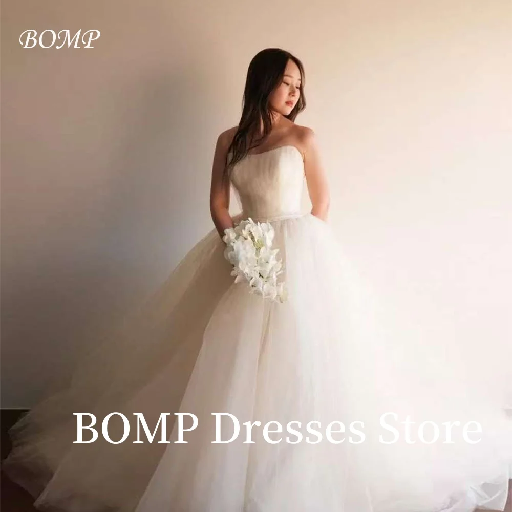 BOMP Princess Korea Wedding Dress Strapless A-Line Draped Floor Length Photo Shoot Bridal Gown Customized Ivory Organza 웨딩드레스
BOMP Princess Korea Wedding Dress Strapless A-Line Draped Floor Length Photo Shoot Bridal Gown Customized Ivory Organza 웨딩드레스