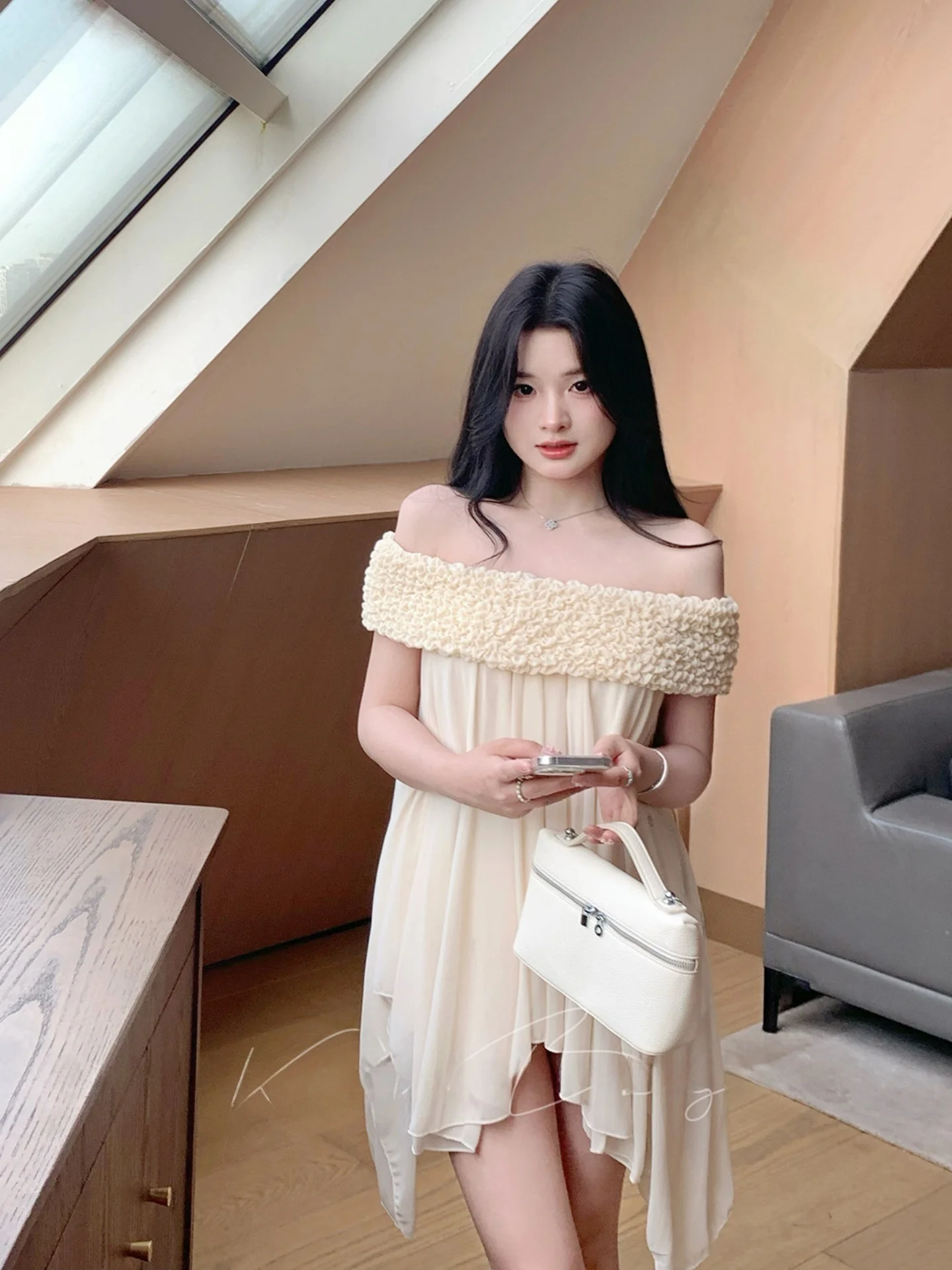 French Style Sweet Heart One Shoulder Chiffon Top Women Summer Pure Desire Show Shoulder Atmosphere Small Shirt Slimming Vers...
French Style Sweet Heart One Shoulder Chiffon Top Women Summer Pure Desire Show Shoulder Atmosphere Small Shirt Slimming Vers...