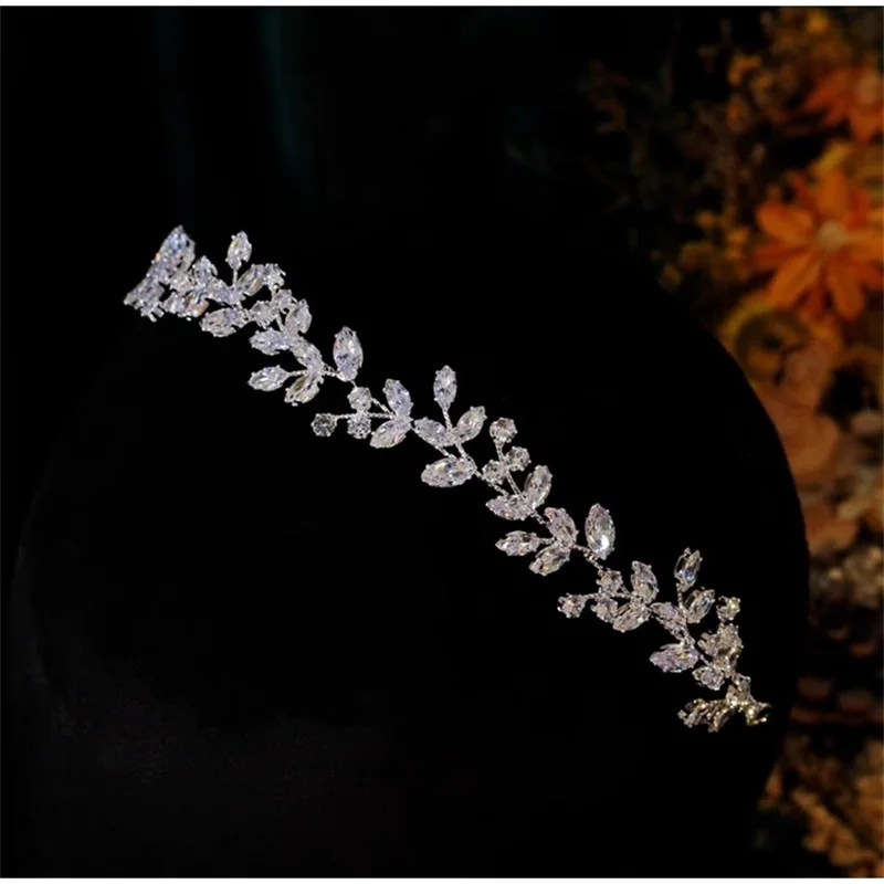Luxury Bridal Headbands For Wedding Hair Jewelry Headpiece Elegant Crystal Bride Tiara Crown For Women Girl Party Prom Hairband
Luxury Bridal Headbands For Wedding Hair Jewelry Headpiece Elegant Crystal Bride Tiara Crown For Women Girl Party Prom Hairband