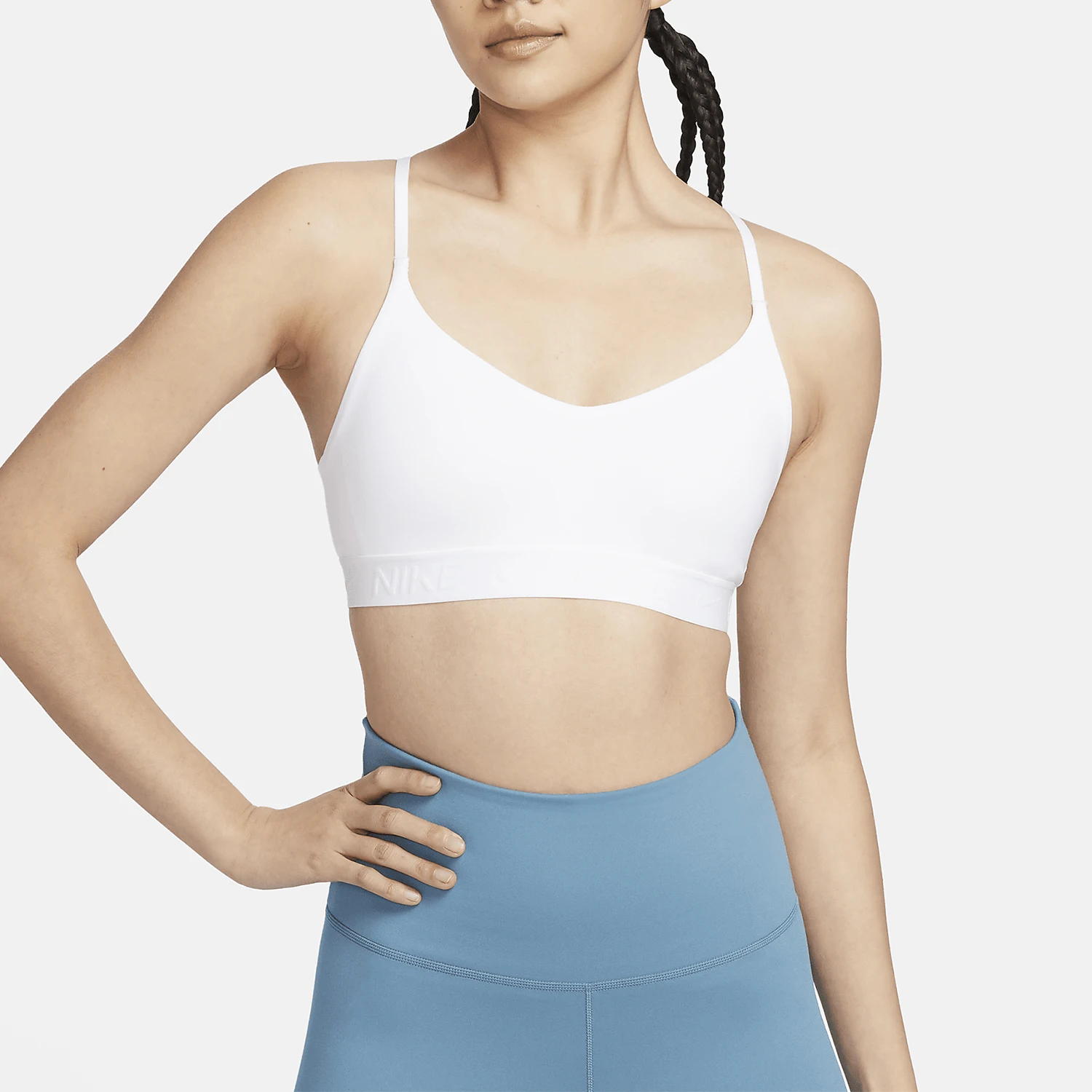 Женский спортивный бюстгальтер Nike Genuine Indy с низкой поддержкой FD1063-100
Женский спортивный бюстгальтер Nike Genuine Indy с низкой поддержкой FD1063-100