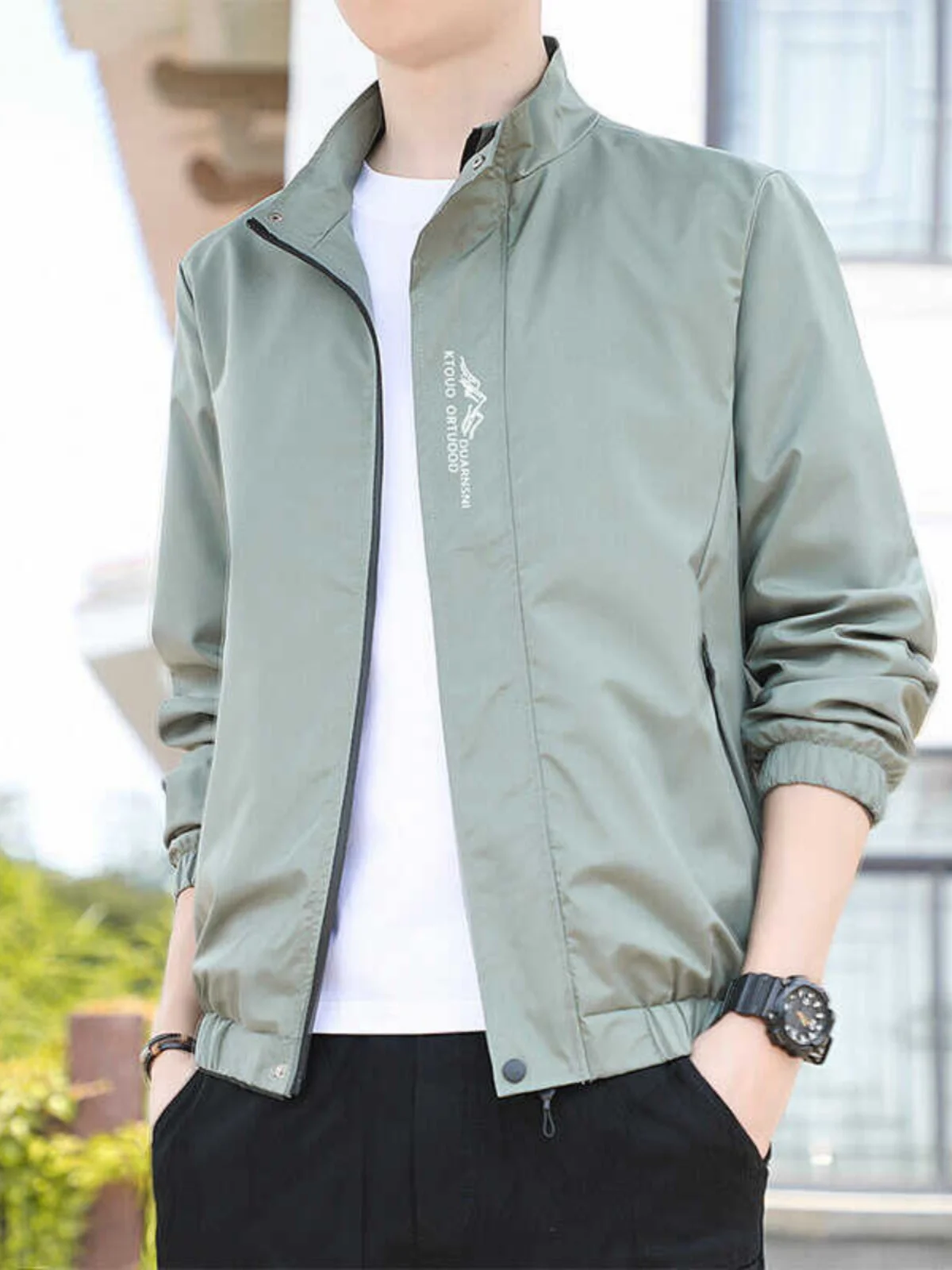 Lightweight Early Autumn Jaet Men's Spring Autumn Casual Sport Coat Windproof Zipper Top Windbreaker Outerwear for Youth
Lightweight Early Autumn Jaet Men's Spring Autumn Casual Sport Coat Windproof Zipper Top Windbreaker Outerwear for Youth