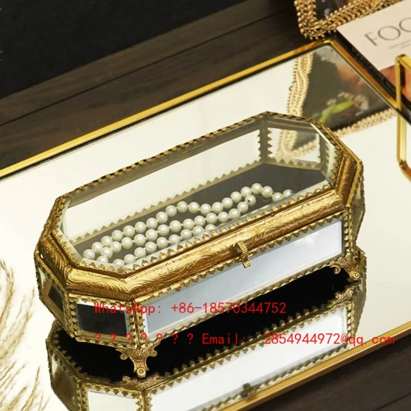 European Retro Handmade Old Copper Edge Glass Display Jewelry Box Storage Box
European Retro Handmade Old Copper Edge Glass Display Jewelry Box Storage Box