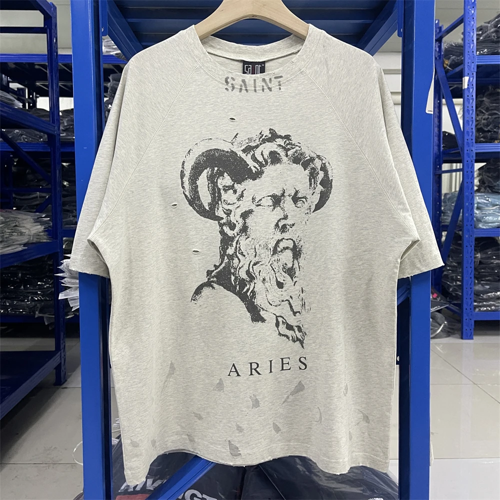 Промытая серая футболка Saint ARIES для мужчин и женщин, летняя футболка высокого качества, футболки
Промытая серая футболка Saint ARIES для мужчин и женщин, летняя футболка высокого качества, футболки