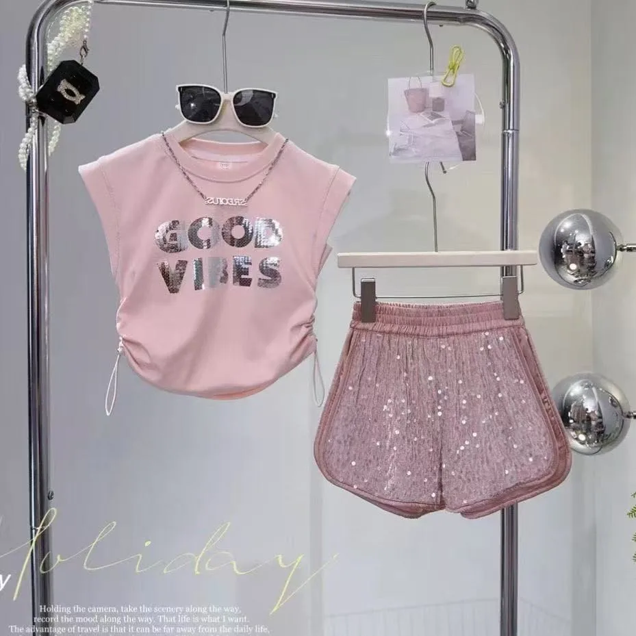 Kids Girls' Summer Clothing Set 2026 New Children's Fashion Sleeveless T-shirt Shiny Shorts Summer Two Piece Set 90-150CM
Kids Girls' Summer Clothing Set 2026 New Children's Fashion Sleeveless T-shirt Shiny Shorts Summer Two Piece Set 90-150CM