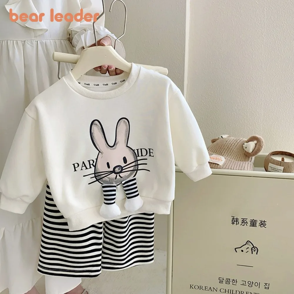 Осенние модные повседневные детские комплекты Bear Leader, бежевый пуловер с длинными рукавами и полосатыми штанами, милая одежда для маленьких девочек
Осенние модные повседневные детские комплекты Bear Leader, бежевый пуловер с длинными рукавами и полосатыми штанами, милая одежда для маленьких девочек