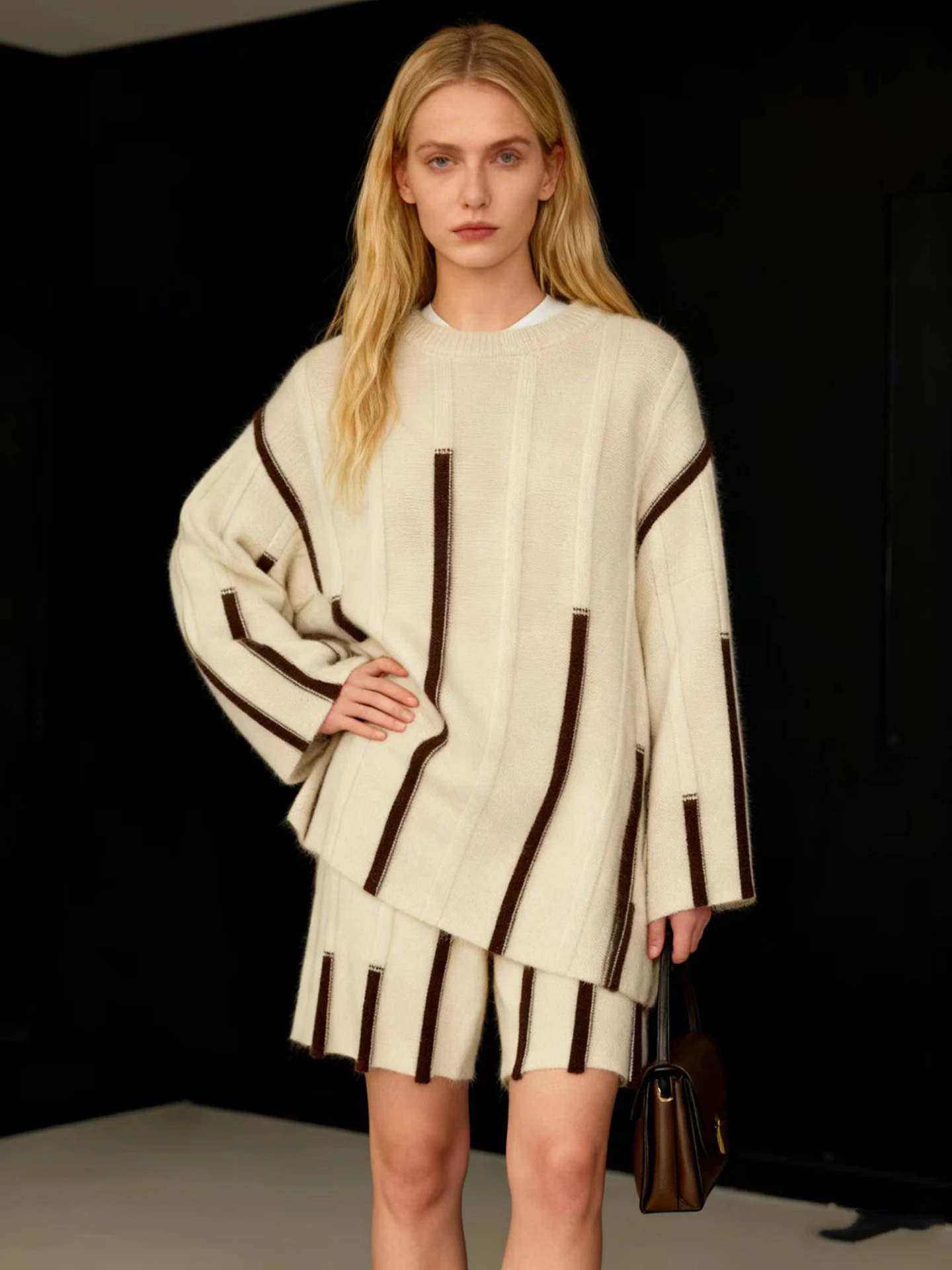 Loose Fit Knitted Sweater round Neck Stripe Color Block Soft Acrylic Polyester Nylon Blend Long Sleeve mid Length Ladies Sweater
Loose Fit Knitted Sweater round Neck Stripe Color Block Soft Acrylic Polyester Nylon Blend Long Sleeve mid Length Ladies Sweater