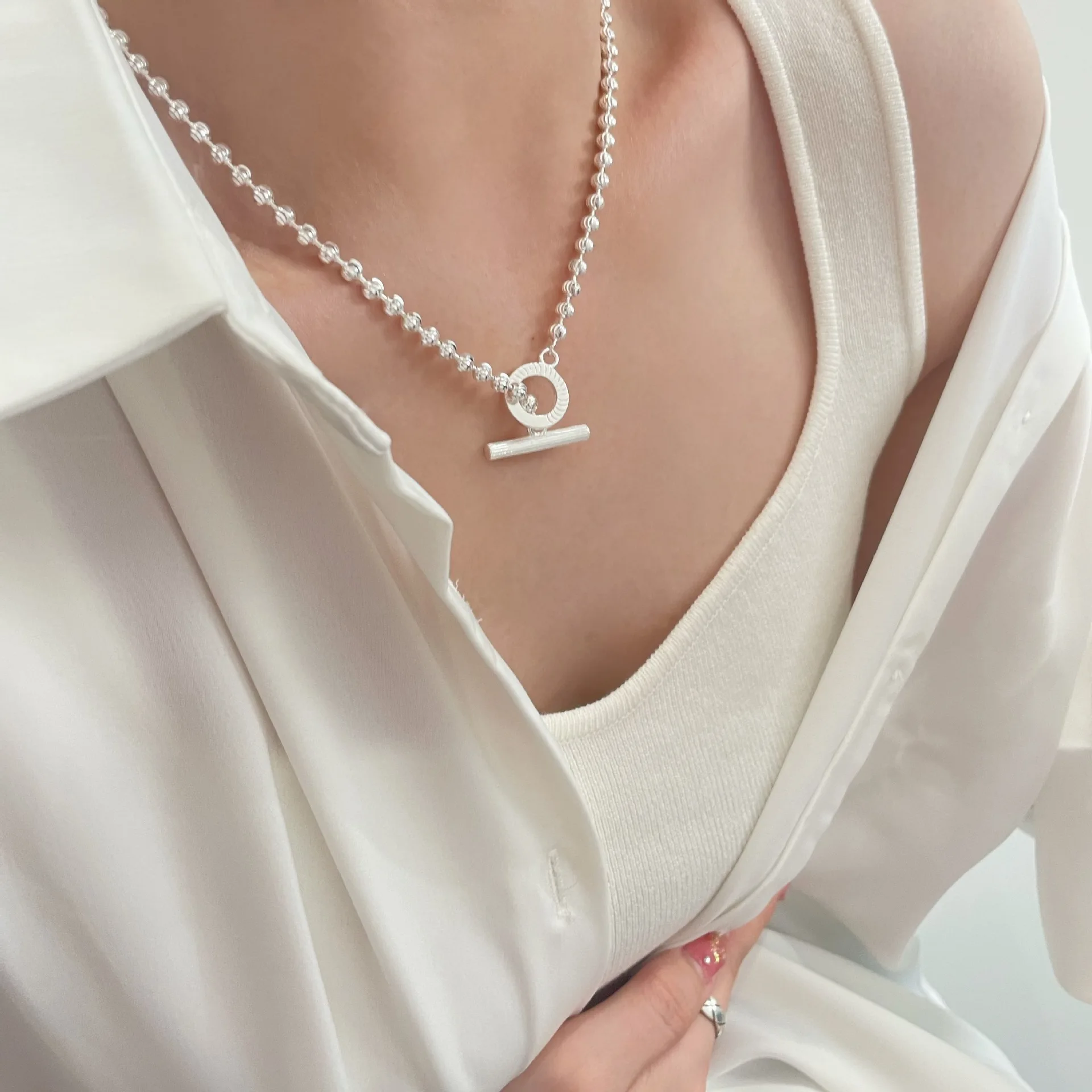 Star matching necklace Fashionable men and women's collarbone chain Chaopai atmospheric engraved pattern pure silver bead chain
Star matching necklace Fashionable men and women's collarbone chain Chaopai atmospheric engraved pattern pure silver bead chain