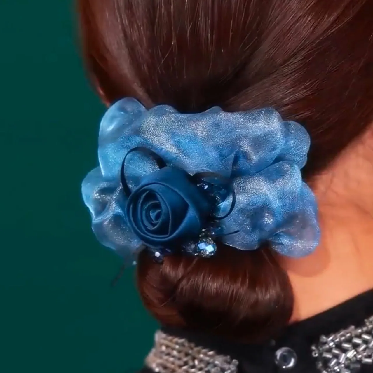 Элегантная розовая резинка для волос из органзы с кристаллами, аксессуар для волос для женщин, роскошная розовая эластичная резинка для волос, стильная универсальная резинка-скранчи
Элегантная розовая резинка для волос из органзы с кристаллами, аксессуар для волос для женщин, роскошная розовая эластичная резинка для волос, стильная универсальная резинка-скранчи