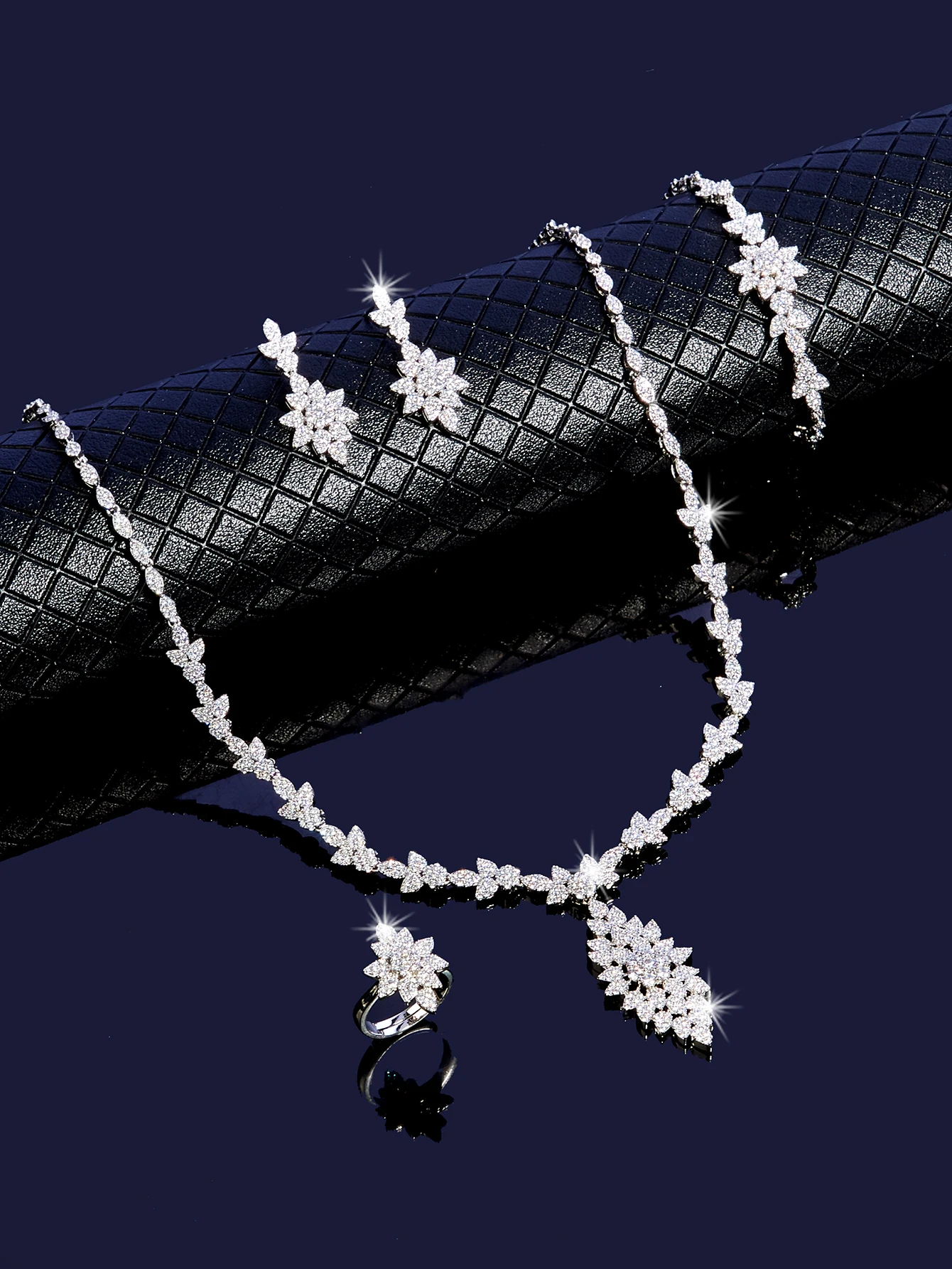 2024 Luxury Wedding Bridal Jewelry Sets Cubic Zirconia Necklace/Earrings/Ring/Bracelet For Women Upscale Engagement Party Gifts
2024 Luxury Wedding Bridal Jewelry Sets Cubic Zirconia Necklace/Earrings/Ring/Bracelet For Women Upscale Engagement Party Gifts