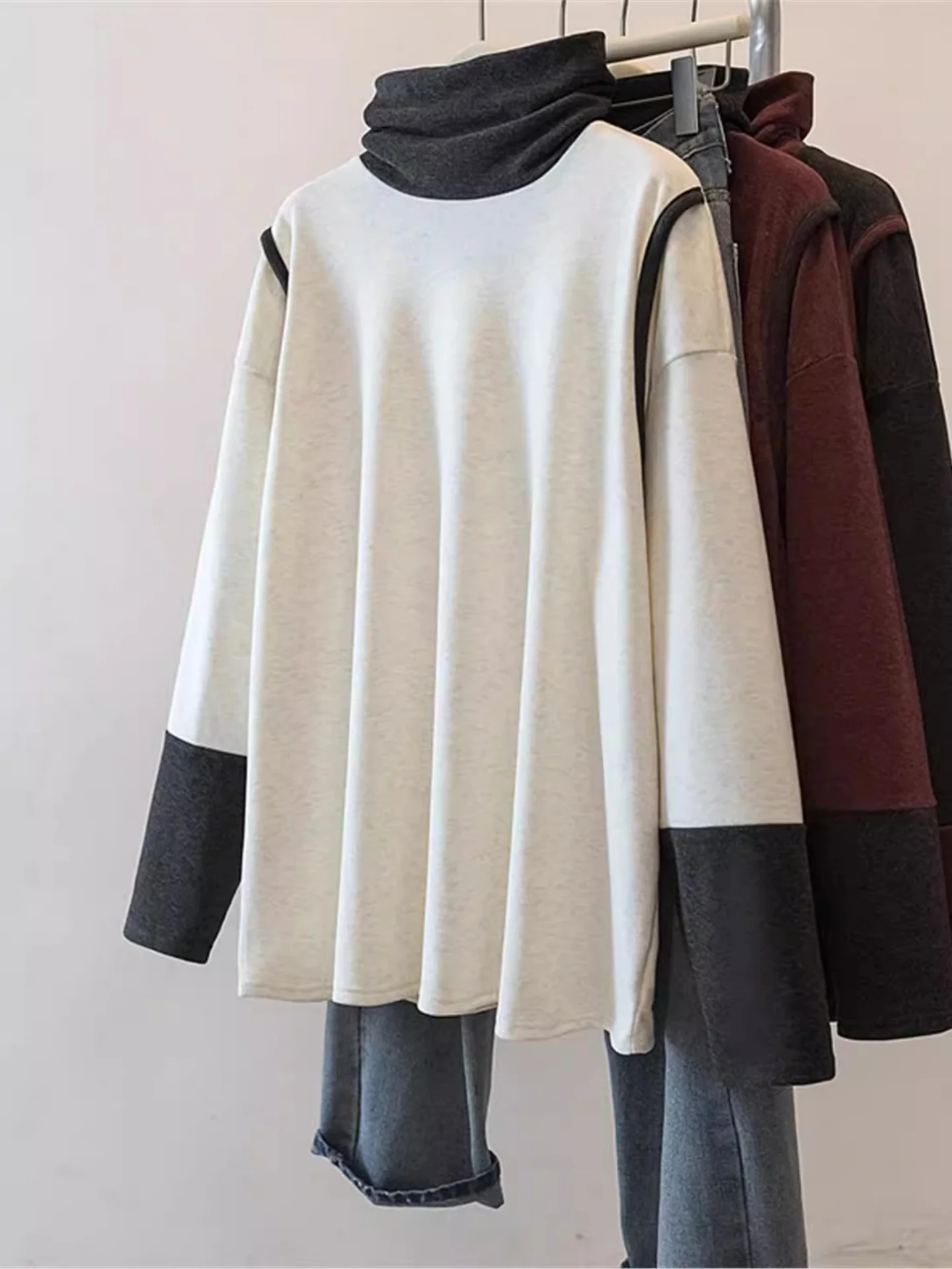 Утепленная женская футболка с длинным рукавом и высоким воротником, осень-зима 2025, большие размеры, базовая модель, повседневная, свободный крой
Утепленная женская футболка с длинным рукавом и высоким воротником, осень-зима 2025, большие размеры, базовая модель, повседневная, свободный крой