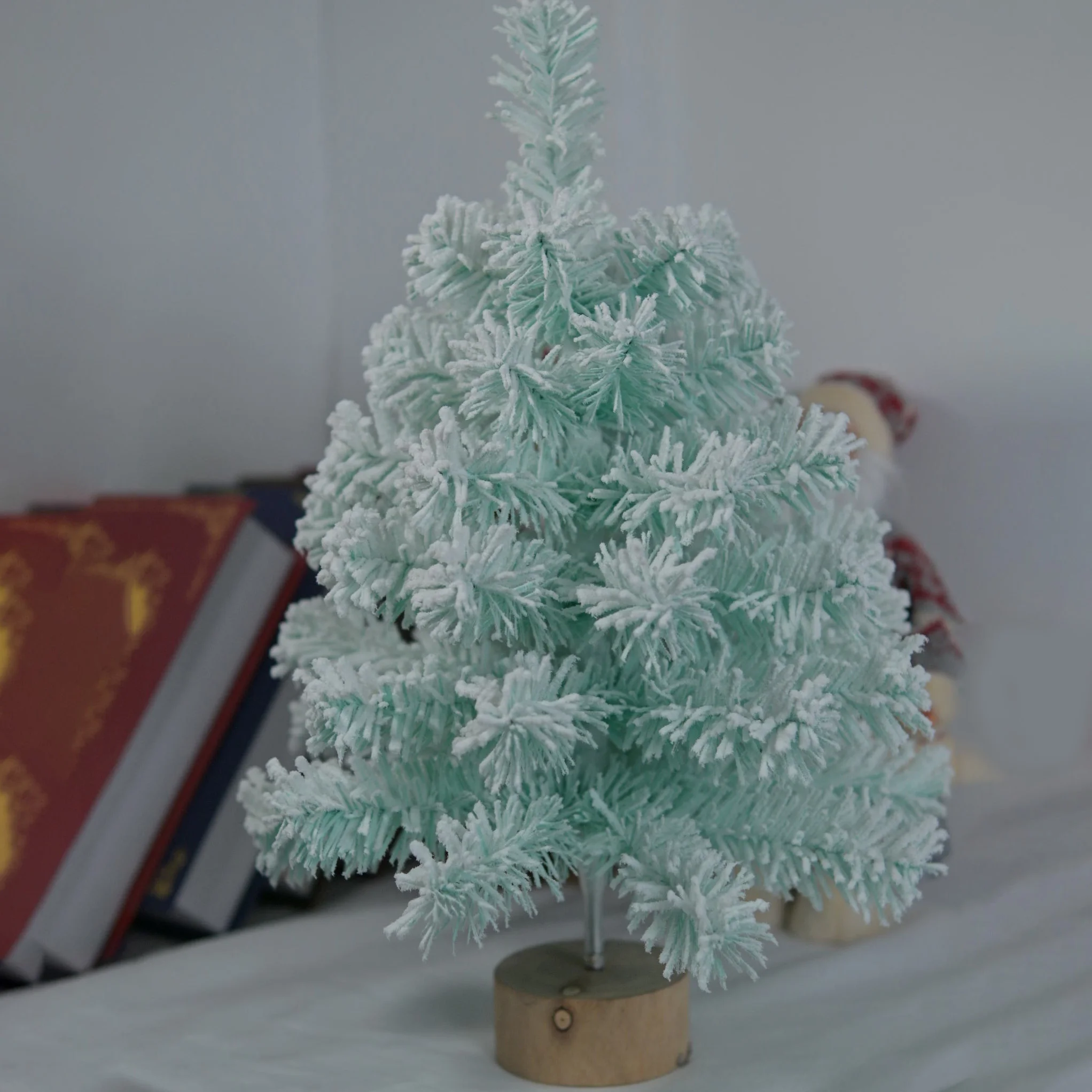 1.5ft Desktop Christmas Flocking Tree Pink Blue White Office Decoration Holiday Decoration
1.5ft Desktop Christmas Flocking Tree Pink Blue White Office Decoration Holiday Decoration