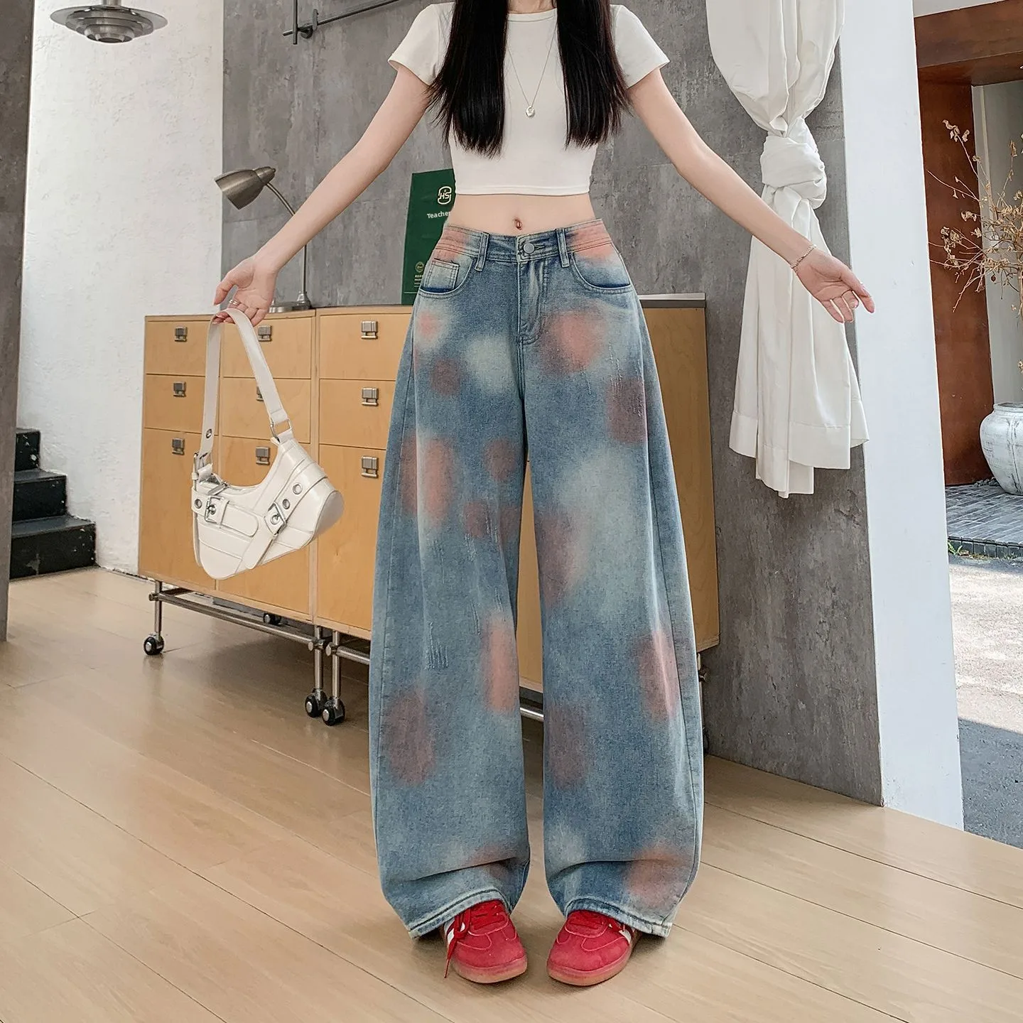 Tie-Dye High Street Design Loose Straight Leg Jeans Women Summer 2026 New Style Slimming Wide Leg Pants Casual Commute Style
Tie-Dye High Street Design Loose Straight Leg Jeans Women Summer 2026 New Style Slimming Wide Leg Pants Casual Commute Style