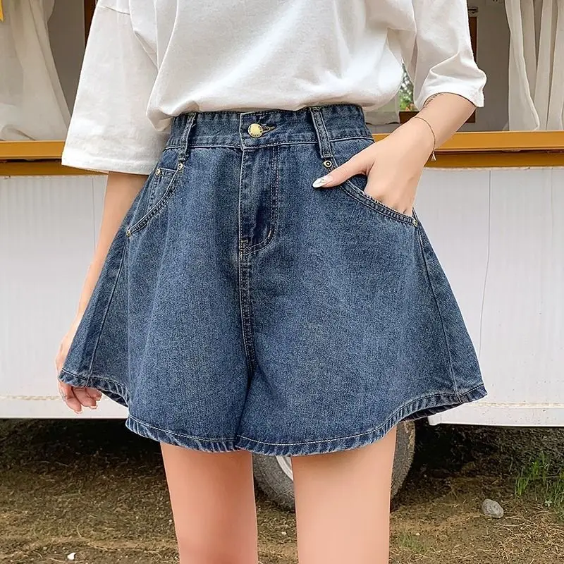 2025 New High Waist Washed Women's Denim Wide Leg Shorts Summer Buttons Casual Female Blue Jeans Trouses Pockets
2025 New High Waist Washed Women's Denim Wide Leg Shorts Summer Buttons Casual Female Blue Jeans Trouses Pockets