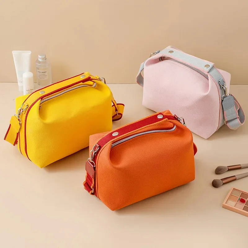 Large Capacity Canvas Makeup Bag Handheld Single Shoulder Travel Bag Convenient Wash Storage Dumpling Bag Crossbody Design
Large Capacity Canvas Makeup Bag Handheld Single Shoulder Travel Bag Convenient Wash Storage Dumpling Bag Crossbody Design