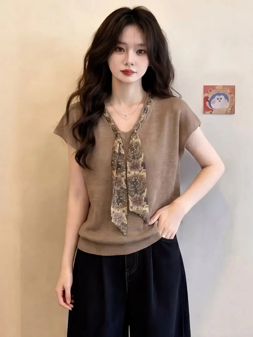 Korean Style V-Neck Short Sleeve Knitted Top Women's Loose Fit Summer New Style Silk Scarf Tie Casual T-Shirt Polyester Fiber
Korean Style V-Neck Short Sleeve Knitted Top Women's Loose Fit Summer New Style Silk Scarf Tie Casual T-Shirt Polyester Fiber