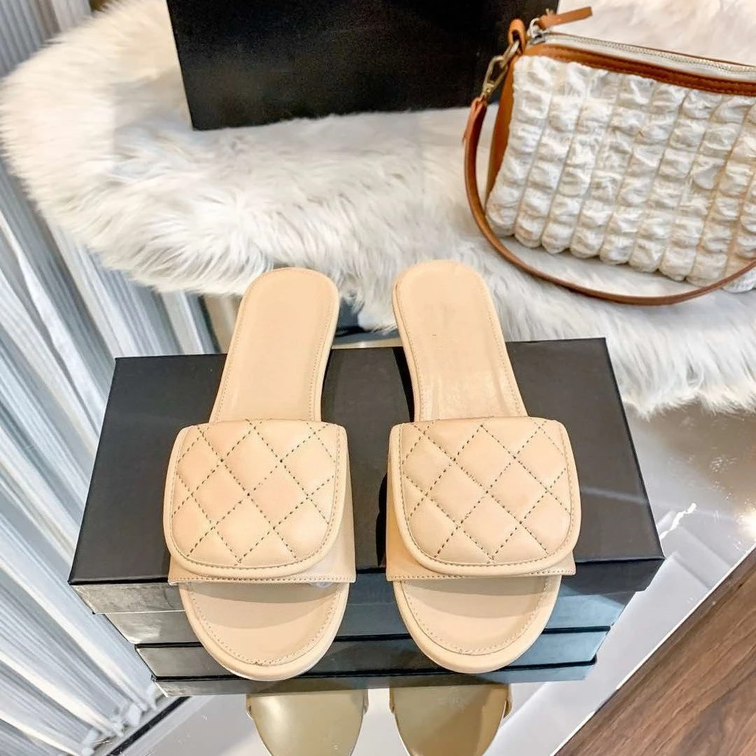 Women's 2026 Diamond Pattern Buckle Sandals, Flat One-Band Beach Slides, Casual Summer Slippers for Outdoor & Walking
Women's 2026 Diamond Pattern Buckle Sandals, Flat One-Band Beach Slides, Casual Summer Slippers for Outdoor & Walking