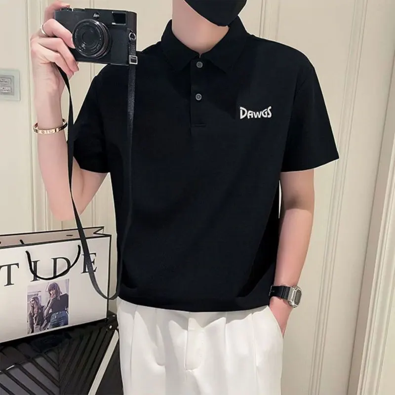 Basic Fashion Letter Printed T-shirts Summer Polo-Neck Button Men's Clothing Korean Business Casual Short Sleeve Polo Shirts New
Basic Fashion Letter Printed T-shirts Summer Polo-Neck Button Men's Clothing Korean Business Casual Short Sleeve Polo Shirts New