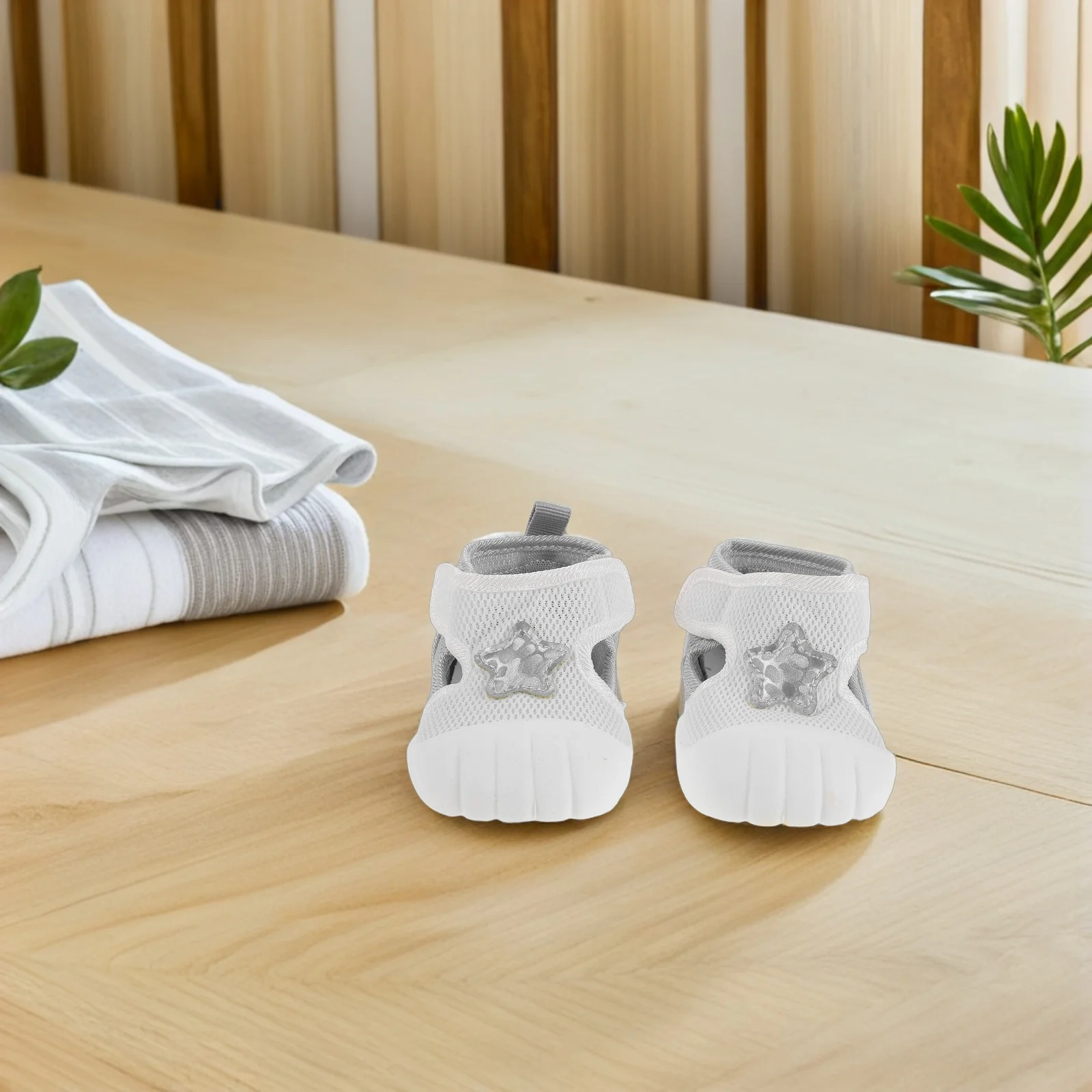 1Pair Baby Sandal Breathable Mesh Baby Walking Shoes Soft Flexible Sole Non Slip Toddler First Walker Summer Footwear for 11-15
1Pair Baby Sandal Breathable Mesh Baby Walking Shoes Soft Flexible Sole Non Slip Toddler First Walker Summer Footwear for 11-15