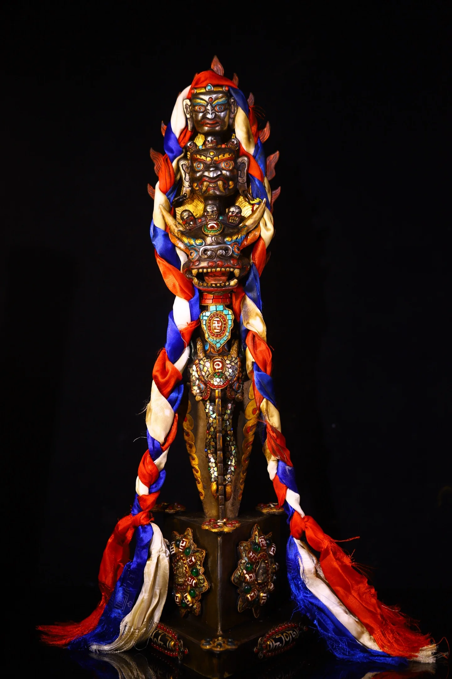 23"Tibetan Temple Collection Old Tiantie Mosaic Gem gZi Beads Turquoise Skull Yamantaka Buddha Head Vajra Amulet Worship Hall
23"Tibetan Temple Collection Old Tiantie Mosaic Gem gZi Beads Turquoise Skull Yamantaka Buddha Head Vajra Amulet Worship Hall