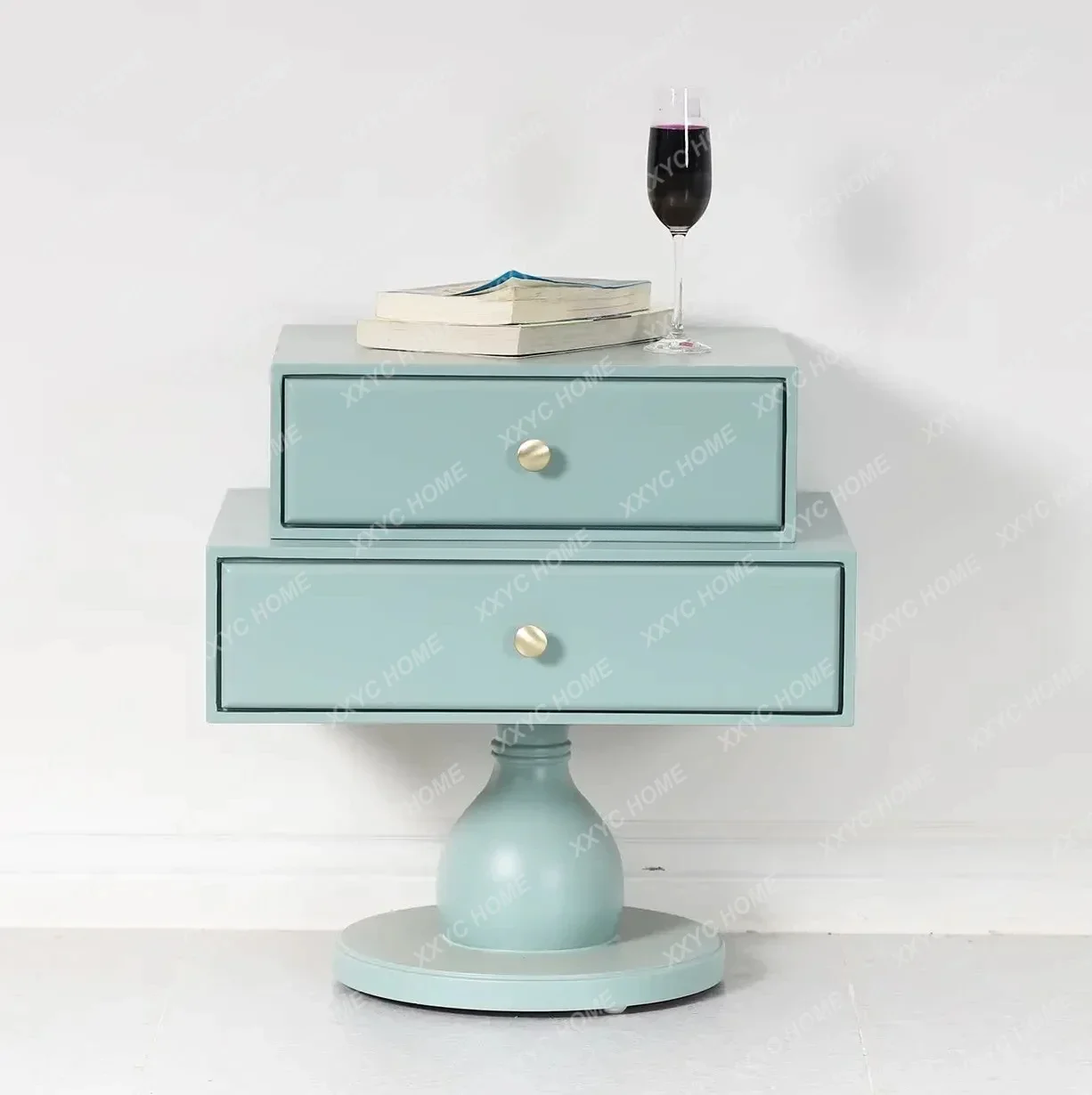 A Rotating solid wood bedside table Light luxury creative simple modern bedside table
A Rotating solid wood bedside table Light luxury creative simple modern bedside table