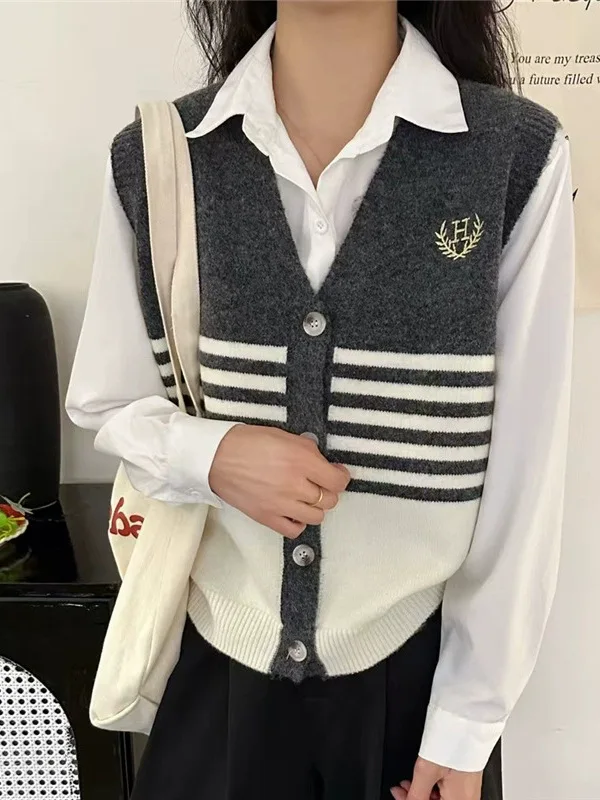 Faionable V-Ne Open Cardigan Sweater Women's Wool Vest Outerwear Sli Knitted Top Quali Wool Material Regular Length
Faionable V-Ne Open Cardigan Sweater Women's Wool Vest Outerwear Sli Knitted Top Quali Wool Material Regular Length