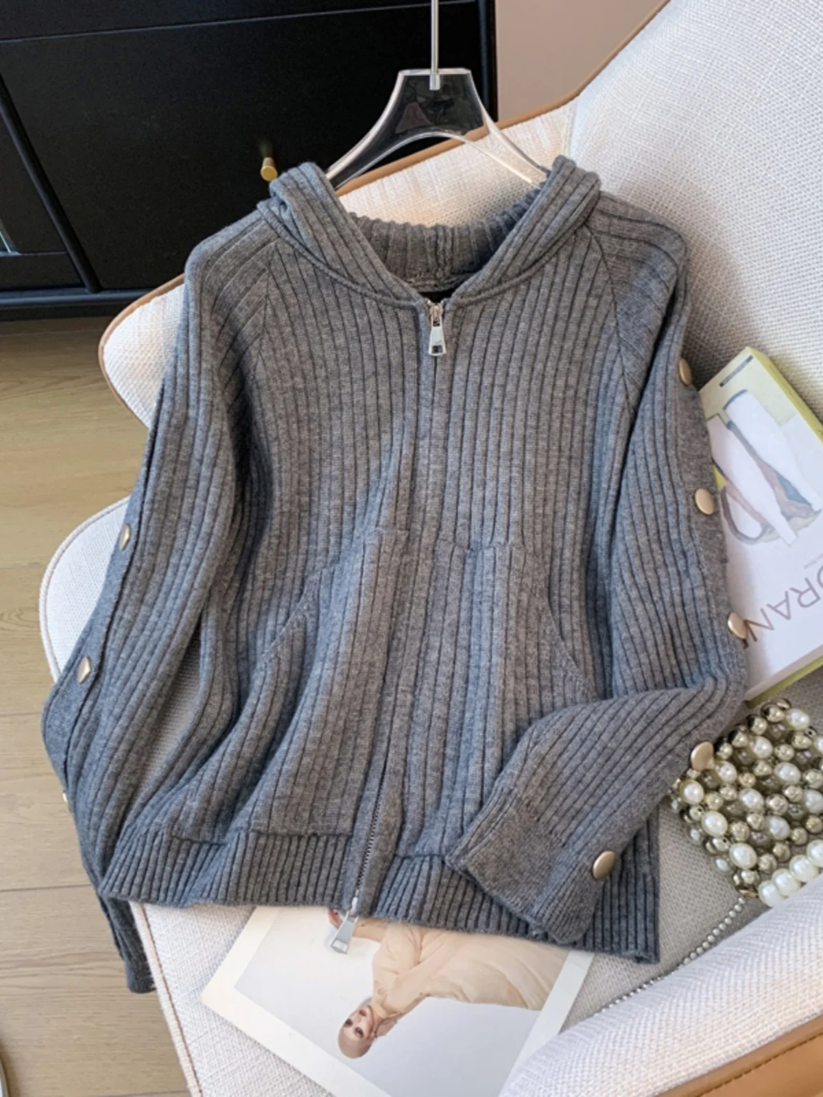 Double Zipper Hooded Sweater Casual Short Knitted Cardigan Women 2025 Spring New fashion Button Long Sleeved Solid Jacket Top
Double Zipper Hooded Sweater Casual Short Knitted Cardigan Women 2025 Spring New fashion Button Long Sleeved Solid Jacket Top
