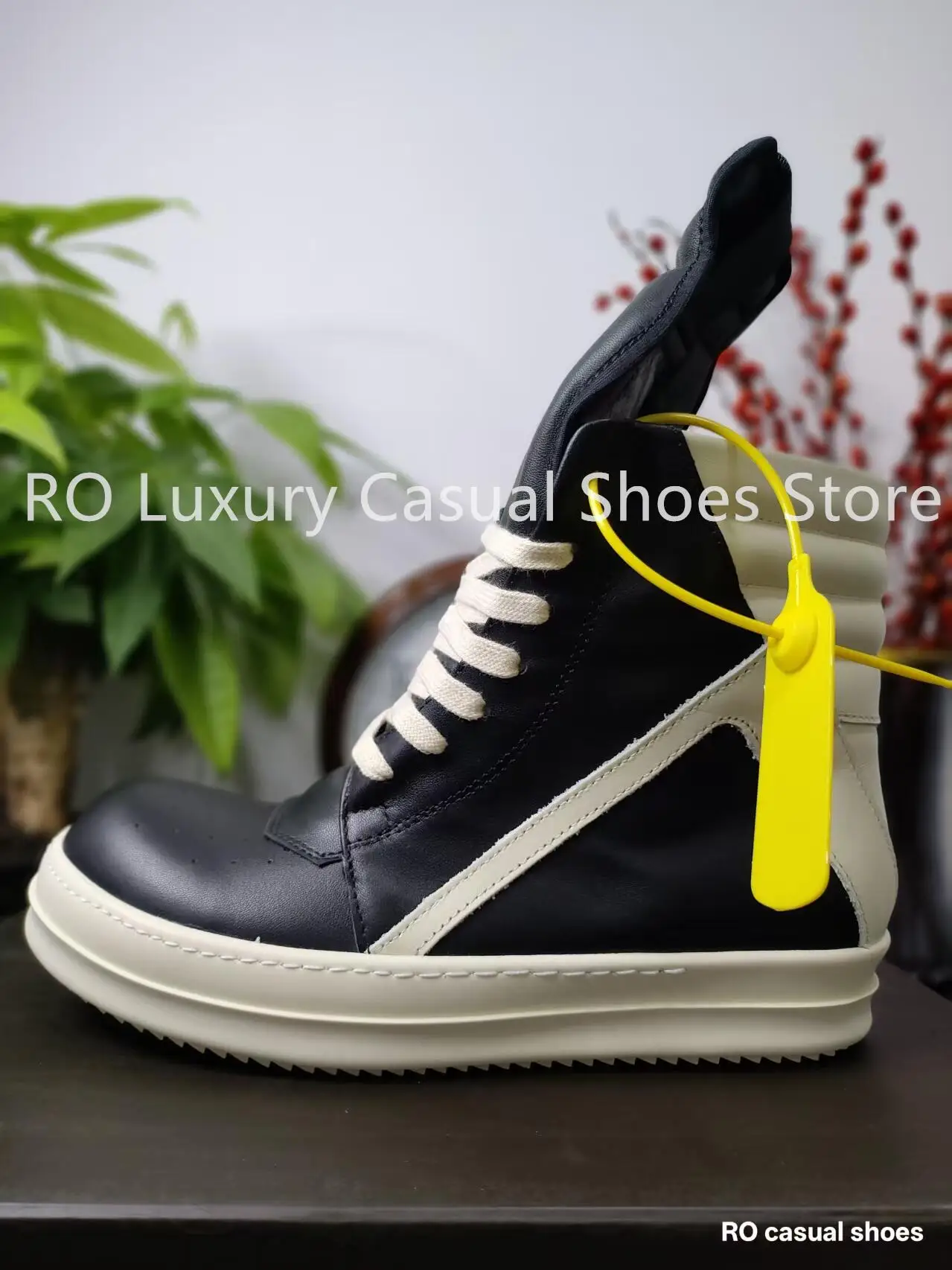 Fashion Men's Casual Shoes Inverted Triangle Design Flat Leather Shoes for Women Black Solid Women's Sneakers Lace-up Men's Shoe
Fashion Men's Casual Shoes Inverted Triangle Design Flat Leather Shoes for Women Black Solid Women's Sneakers Lace-up Men's Shoe