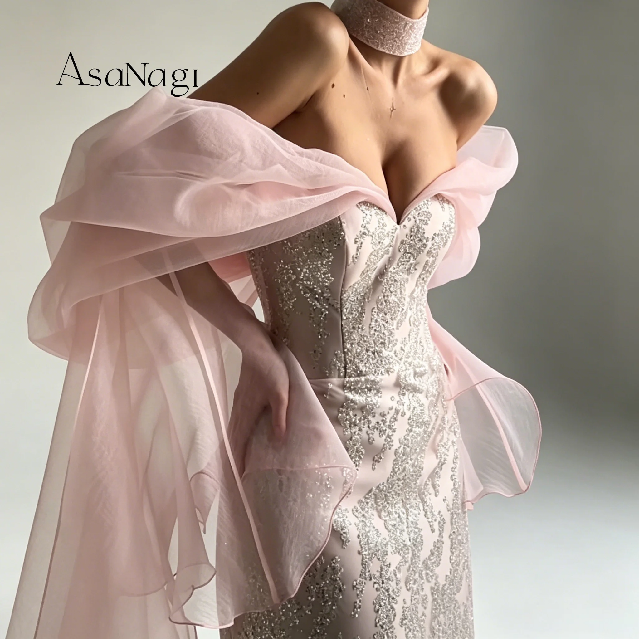 French-style lightweight off-the-shoulder A-line mini dress with a butterfly ribbon bodice and exquisite sequin design.
French-style lightweight off-the-shoulder A-line mini dress with a butterfly ribbon bodice and exquisite sequin design.