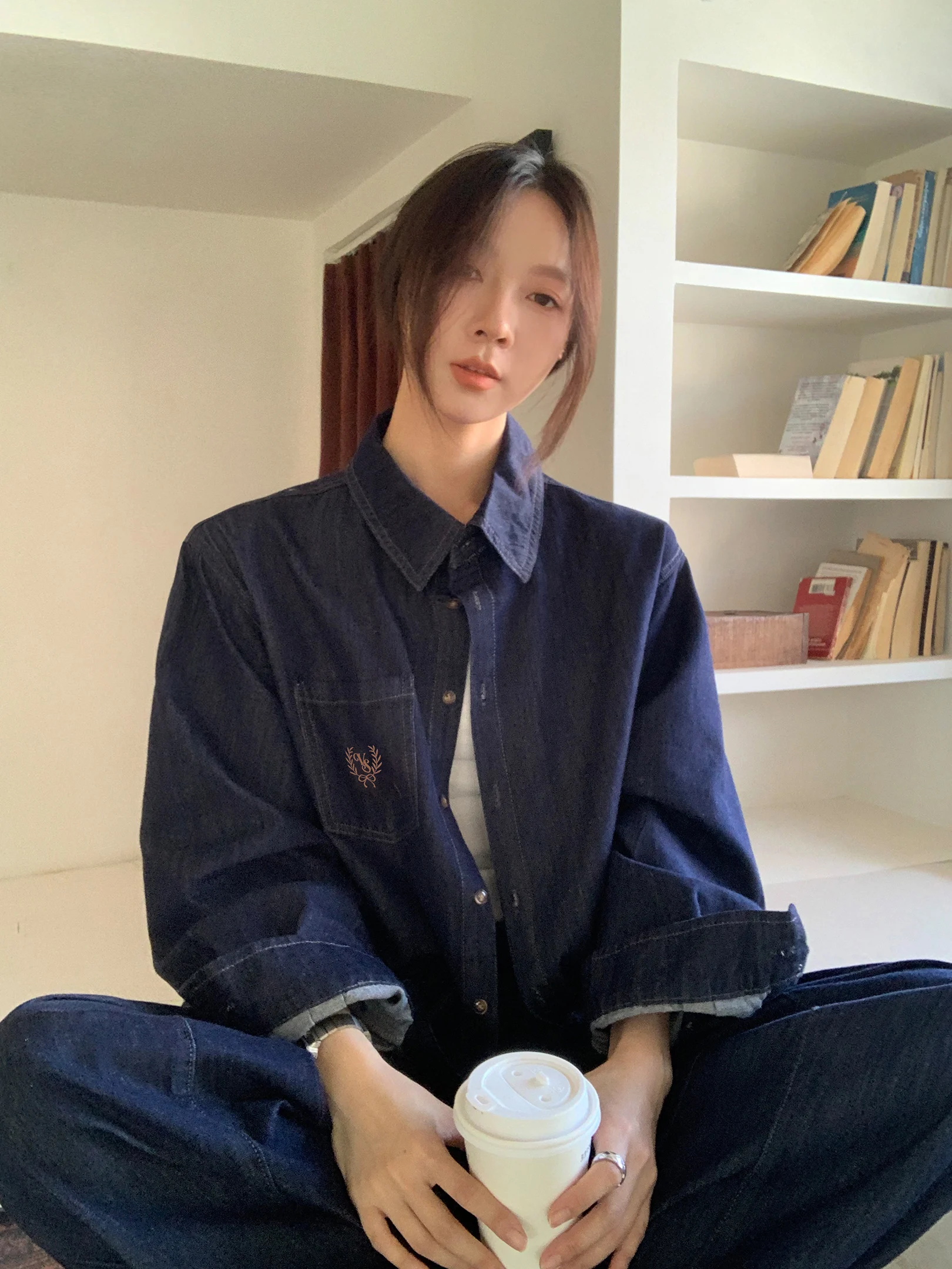 Korean Sle Women's Denim irt And awl Tee-Piece Set Spring Summer Design Sense Svel Long Sve Flip Collar
Korean Sle Women's Denim irt And awl Tee-Piece Set Spring Summer Design Sense Svel Long Sve Flip Collar