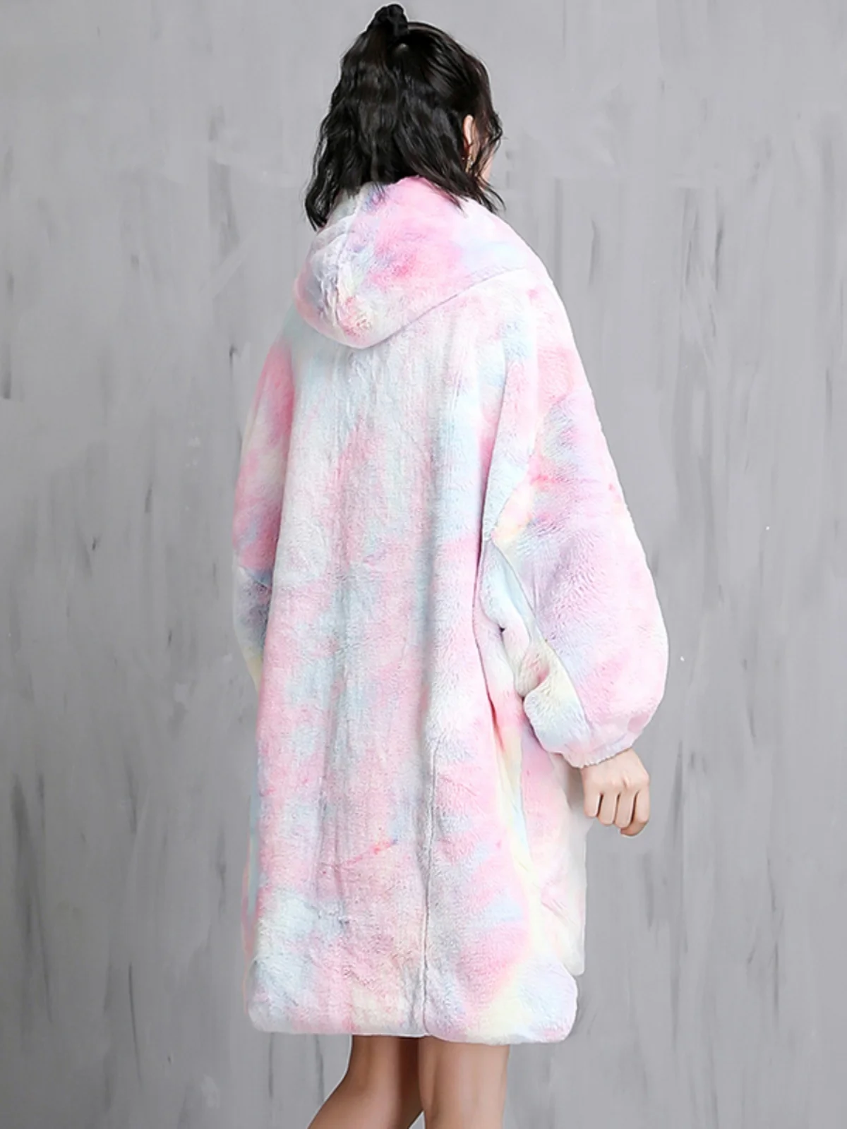 Пальто Nerazzurri из искусственного меха с эффектом тай-дай, женское, средней длины, молодежное, на молнии, с капюшоном, свободного кроя, из специальной кожи, в корейском стиле, длинное
Пальто Nerazzurri из искусственного меха с эффектом тай-дай, женское, средней длины, молодежное, на молнии, с капюшоном, свободного кроя, из специальной кожи, в корейском стиле, длинное