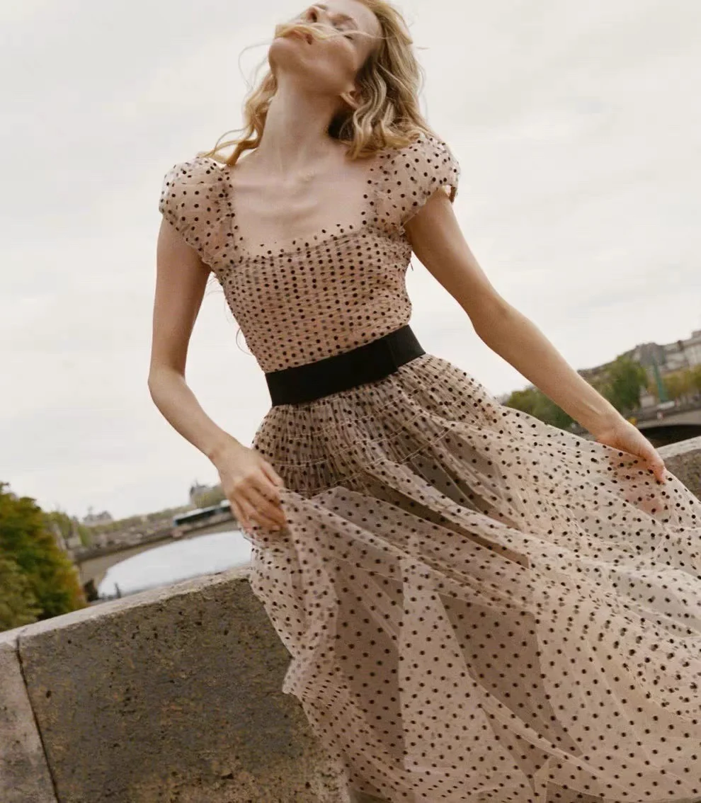Long Dress for Women 2024 New Spring Summer Dot Printed Square Collar Slim Waist Casual Short Sleeve Robes
Long Dress for Women 2024 New Spring Summer Dot Printed Square Collar Slim Waist Casual Short Sleeve Robes