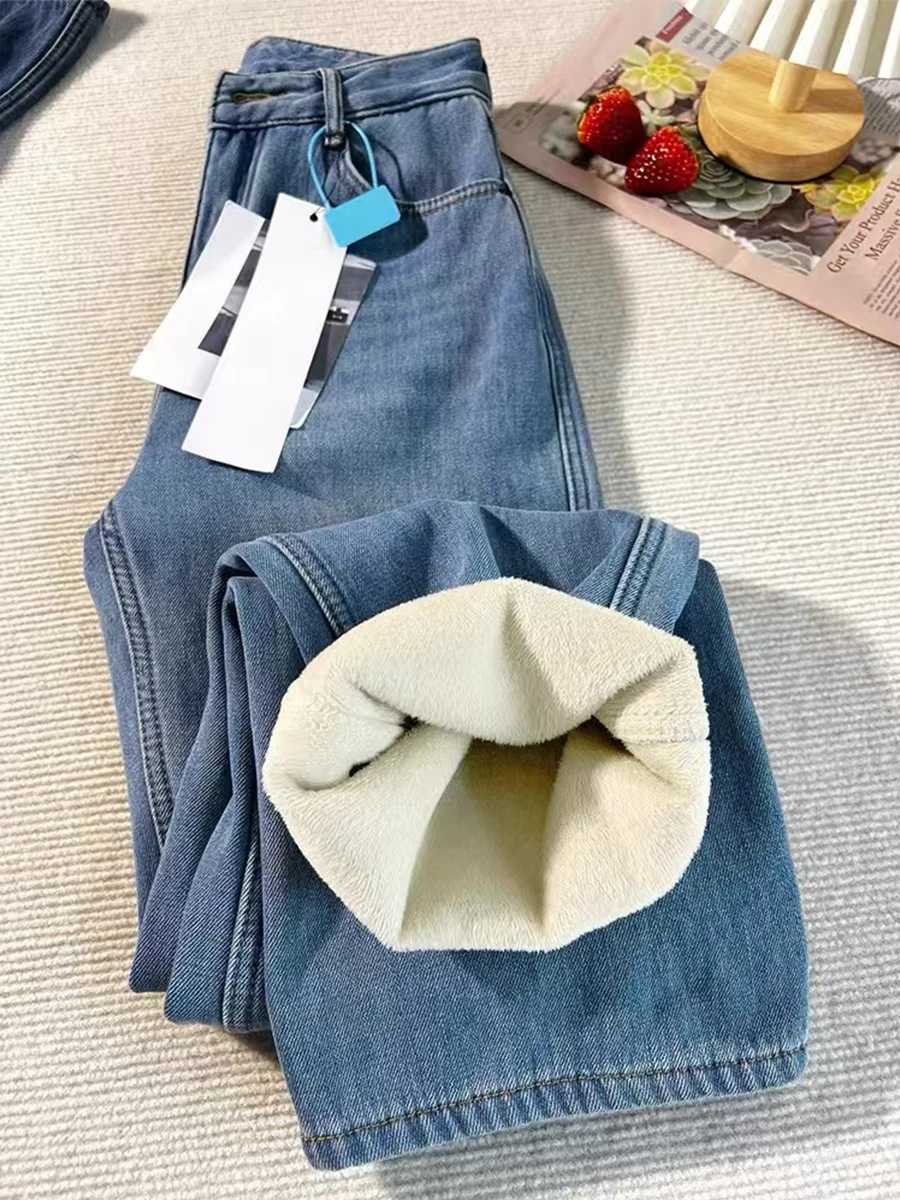 Утепленные женские джинсы больших размеров с высокой талией, свободные, зимние, широкие брюки прямого кроя для фигуры типа «груша»
Утепленные женские джинсы больших размеров с высокой талией, свободные, зимние, широкие брюки прямого кроя для фигуры типа «груша»