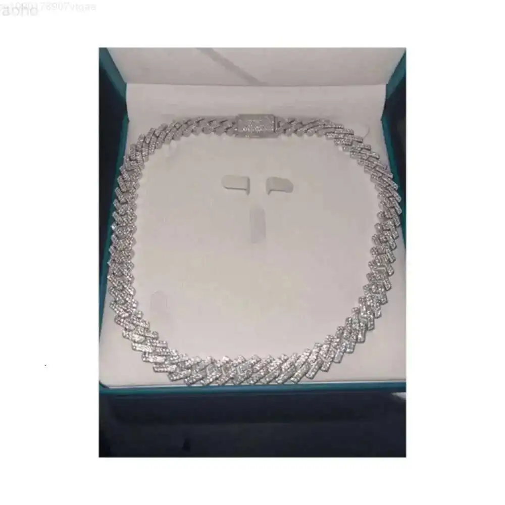 Silver Stamped 18k White Plated Tapered Baguette Prong Set Miami Cuban Link Chain Complete with Vvs1 Dcolour Moissanite Diamonds
Silver Stamped 18k White Plated Tapered Baguette Prong Set Miami Cuban Link Chain Complete with Vvs1 Dcolour Moissanite Diamonds