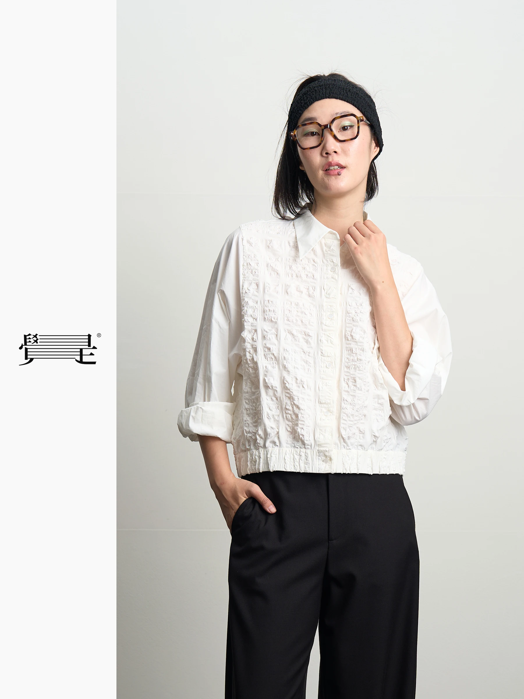 Оригинальный дизайн, укороченная куртка-рубашка кремово-белого цвета с плиссированной текстурой, женская, свободного кроя, с длинными рукавами, на пуговицах, дышащая, для ухода за кожей
Оригинальный дизайн, укороченная куртка-рубашка кремово-белого цвета с плиссированной текстурой, женская, свободного кроя, с длинными рукавами, на пуговицах, дышащая, для ухода за кожей