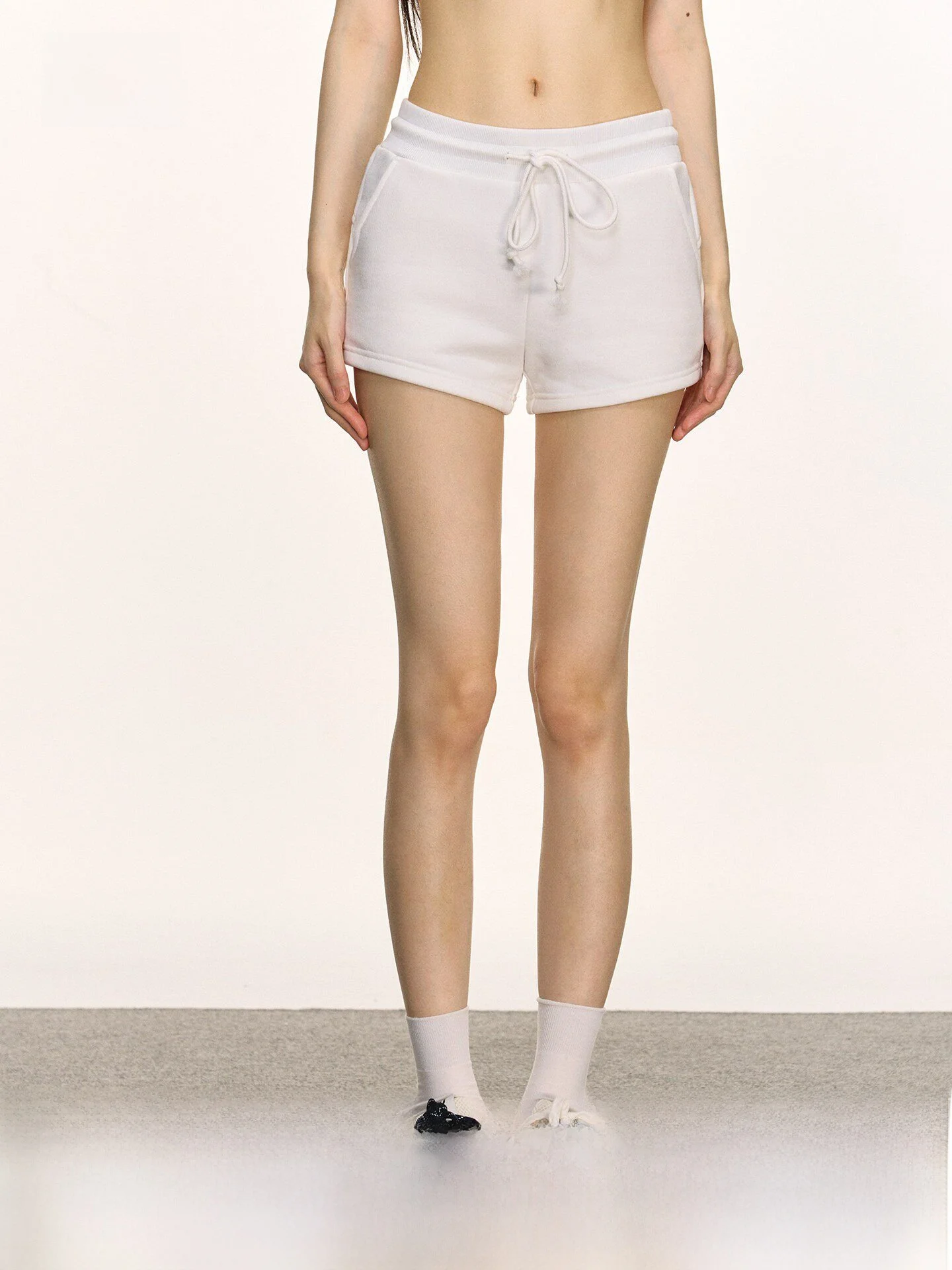 White Cotton Short Pants Women's Summer Sports Low Waist Slimming Casual Super Short Hot Pants ANNA ANEAE Straight Leg Pants
White Cotton Short Pants Women's Summer Sports Low Waist Slimming Casual Super Short Hot Pants ANNA ANEAE Straight Leg Pants