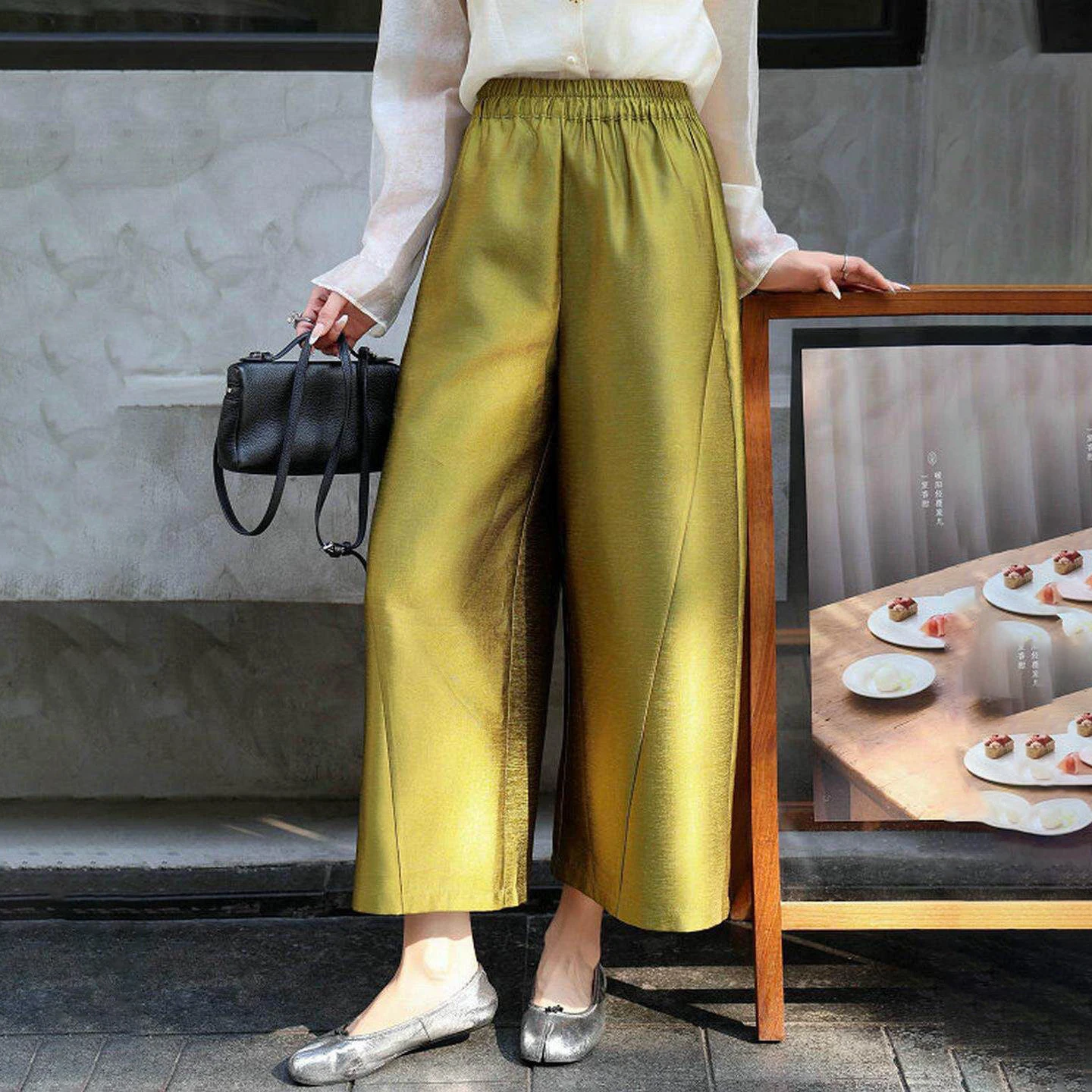 2026 glossy drape nine-point pants elastic waist high-end wide-leg pants loose and thin spring and summer thin straight pants
2026 glossy drape nine-point pants elastic waist high-end wide-leg pants loose and thin spring and summer thin straight pants