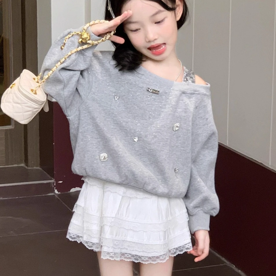 Girls' Hoodie 2025 Autumn New Children's Clothing Girls' Baby Fashion Off-shoulder Gem Sequin Hoodie Casual Simple Daily
Girls' Hoodie 2025 Autumn New Children's Clothing Girls' Baby Fashion Off-shoulder Gem Sequin Hoodie Casual Simple Daily