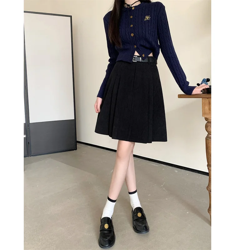 Brown corduroy skirt for women, new autumn and winter high-waisted vintage midi skirt, slimming for petite figuresaPleated skirt
Brown corduroy skirt for women, new autumn and winter high-waisted vintage midi skirt, slimming for petite figuresaPleated skirt