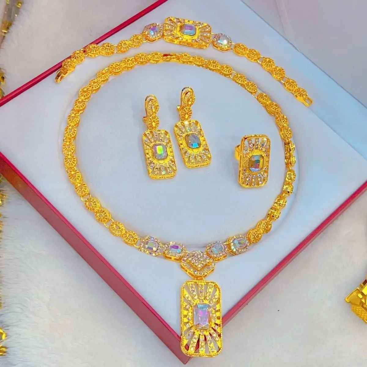 New European Dubai 24K Gold Plated Necklace, Earrings, Rings, Bracelets, Wedding Party Gifts for Lovers, Jewelry Set YY10623
New European Dubai 24K Gold Plated Necklace, Earrings, Rings, Bracelets, Wedding Party Gifts for Lovers, Jewelry Set YY10623